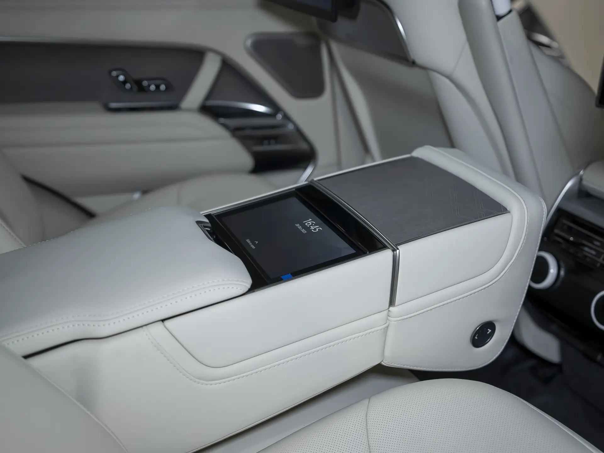 Land Rover Range Rover, V, 2023 купить в салоне Million Miles