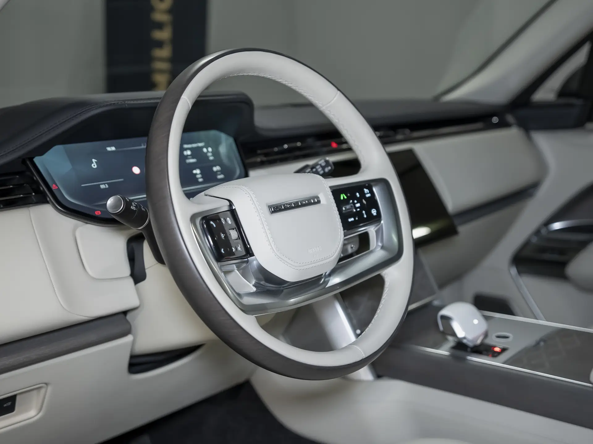 Land Rover Range Rover, V, 2023 купить в салоне Million Miles