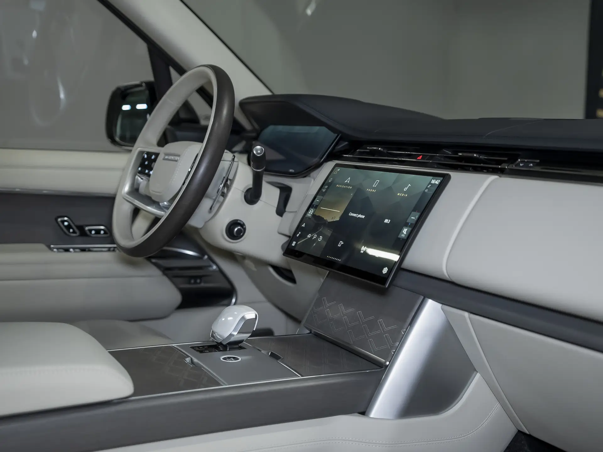 Land Rover Range Rover, V, 2023 купить в салоне Million Miles