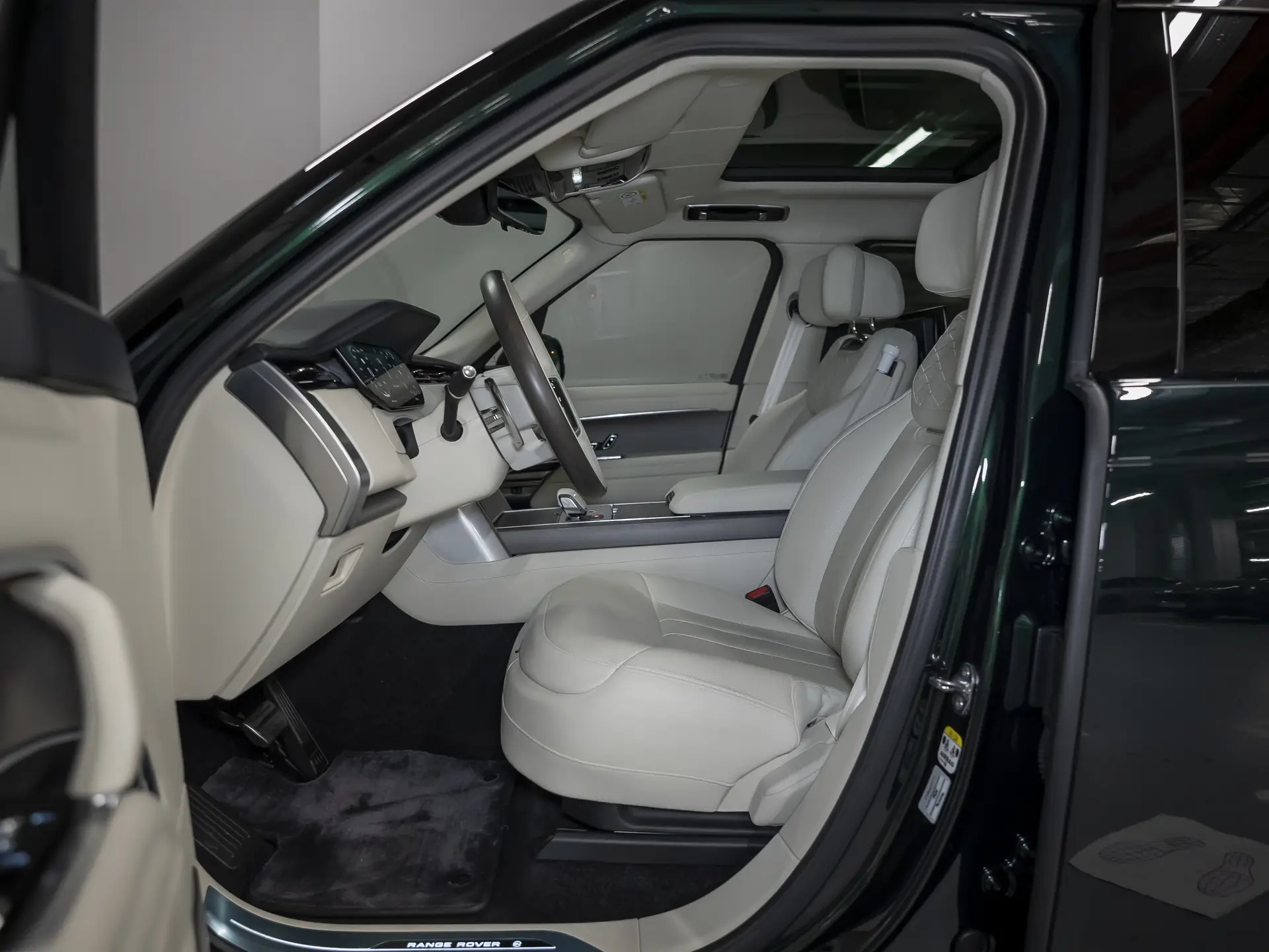 Land Rover Range Rover, V, 2023 купить в салоне Million Miles