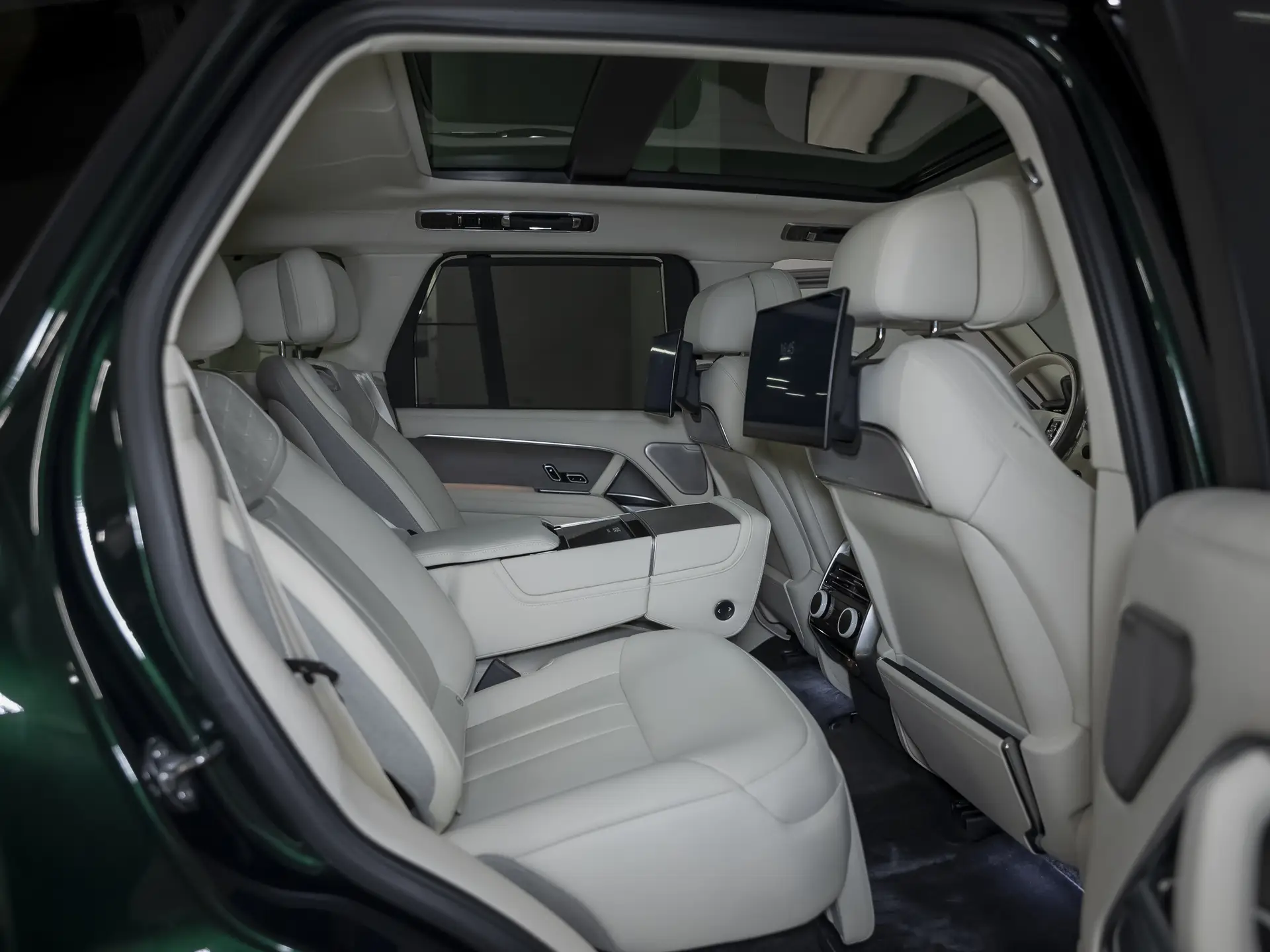 Land Rover Range Rover, V, 2023 купить в салоне Million Miles