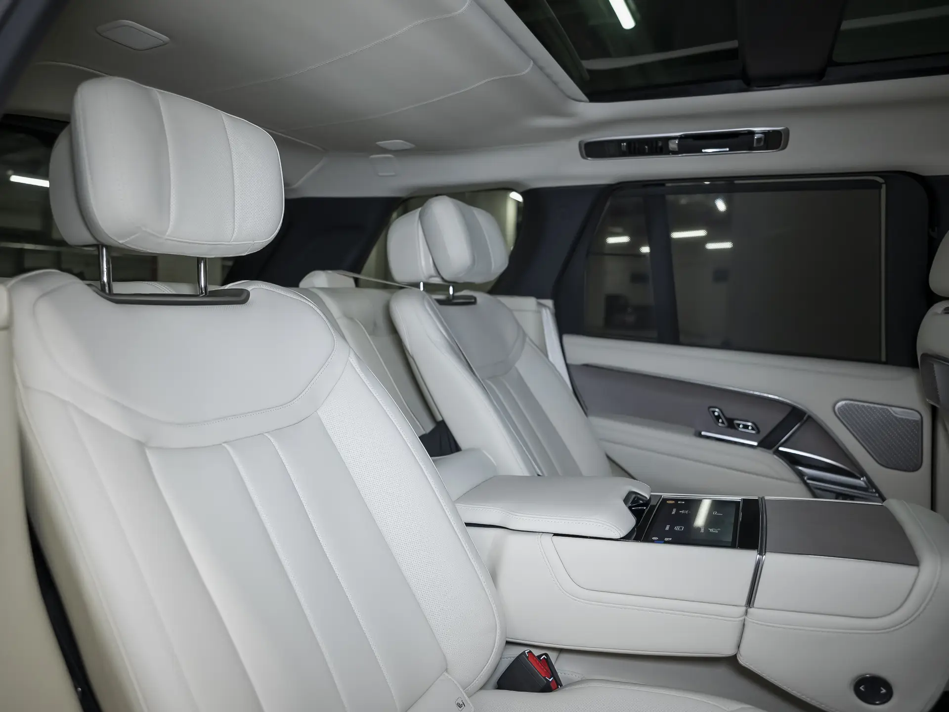 Land Rover Range Rover, V, 2025 купить в салоне Million Miles