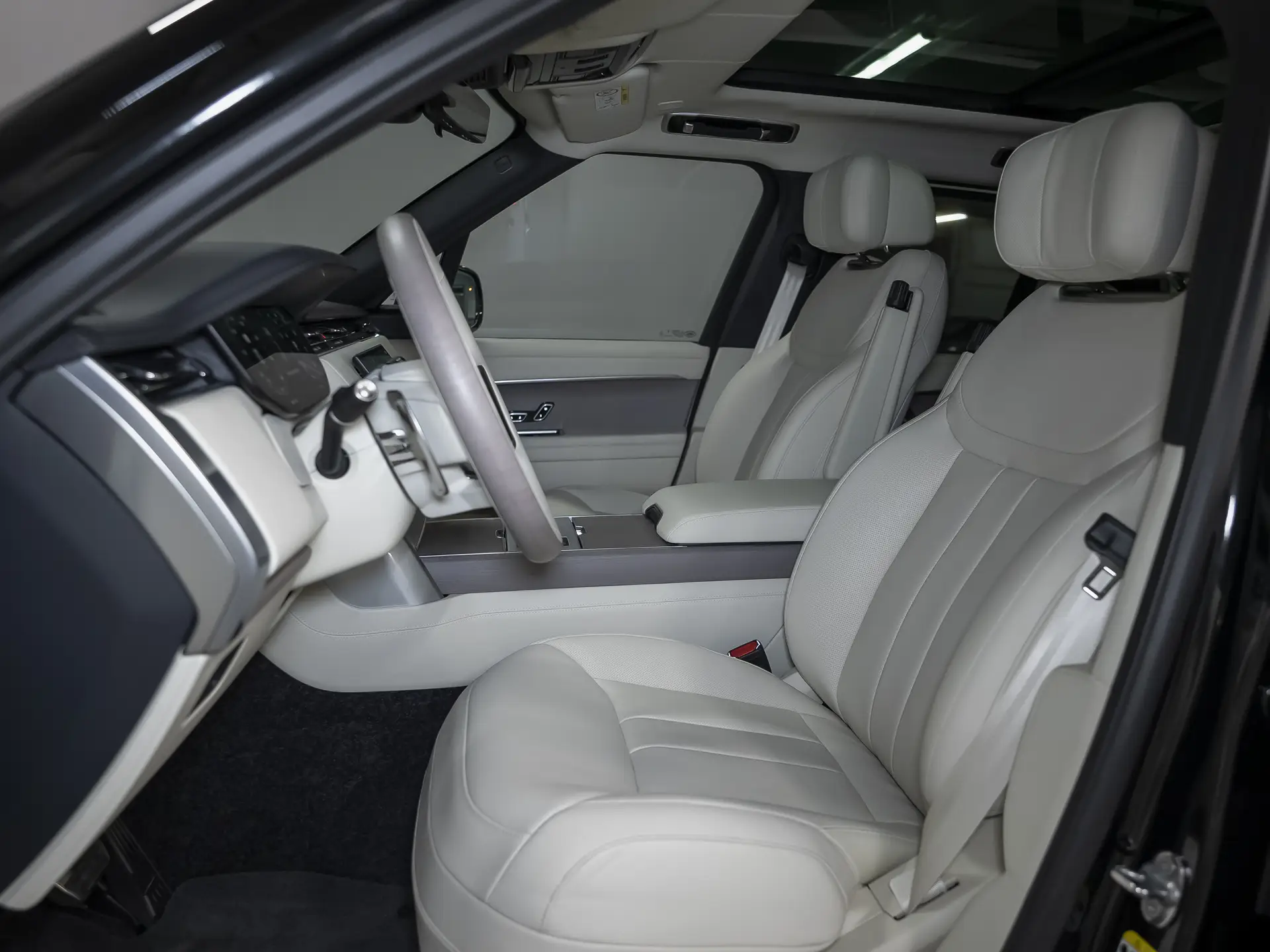 Land Rover Range Rover, V, 2025 купить в салоне Million Miles