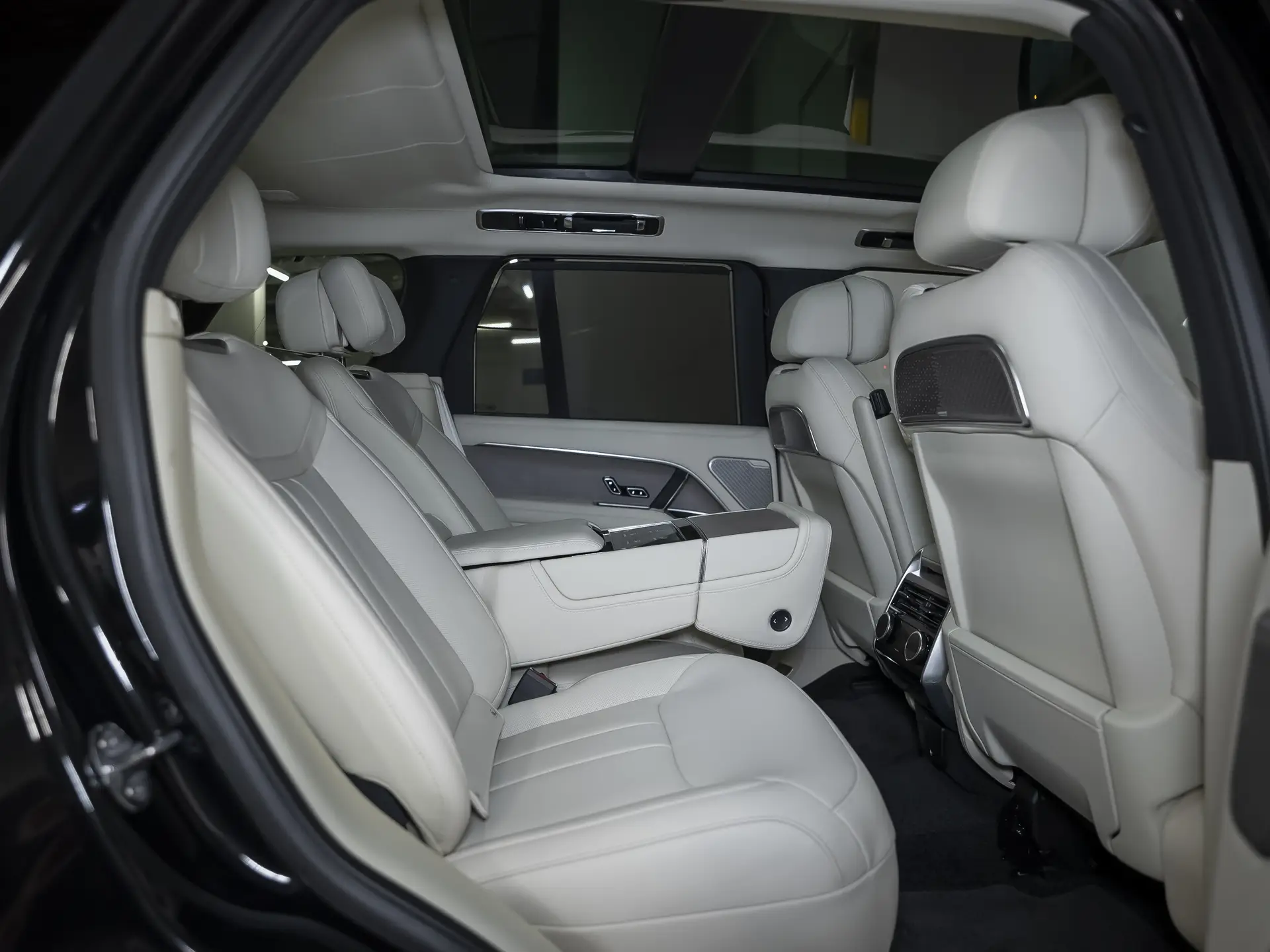 Land Rover Range Rover, V, 2025 купить в салоне Million Miles