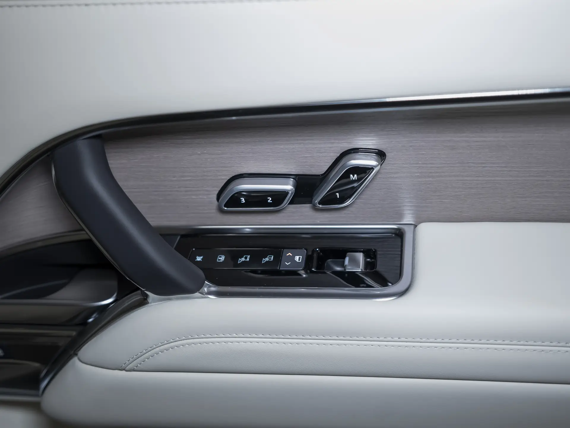 Land Rover Range Rover, V, 2025 купить в салоне Million Miles