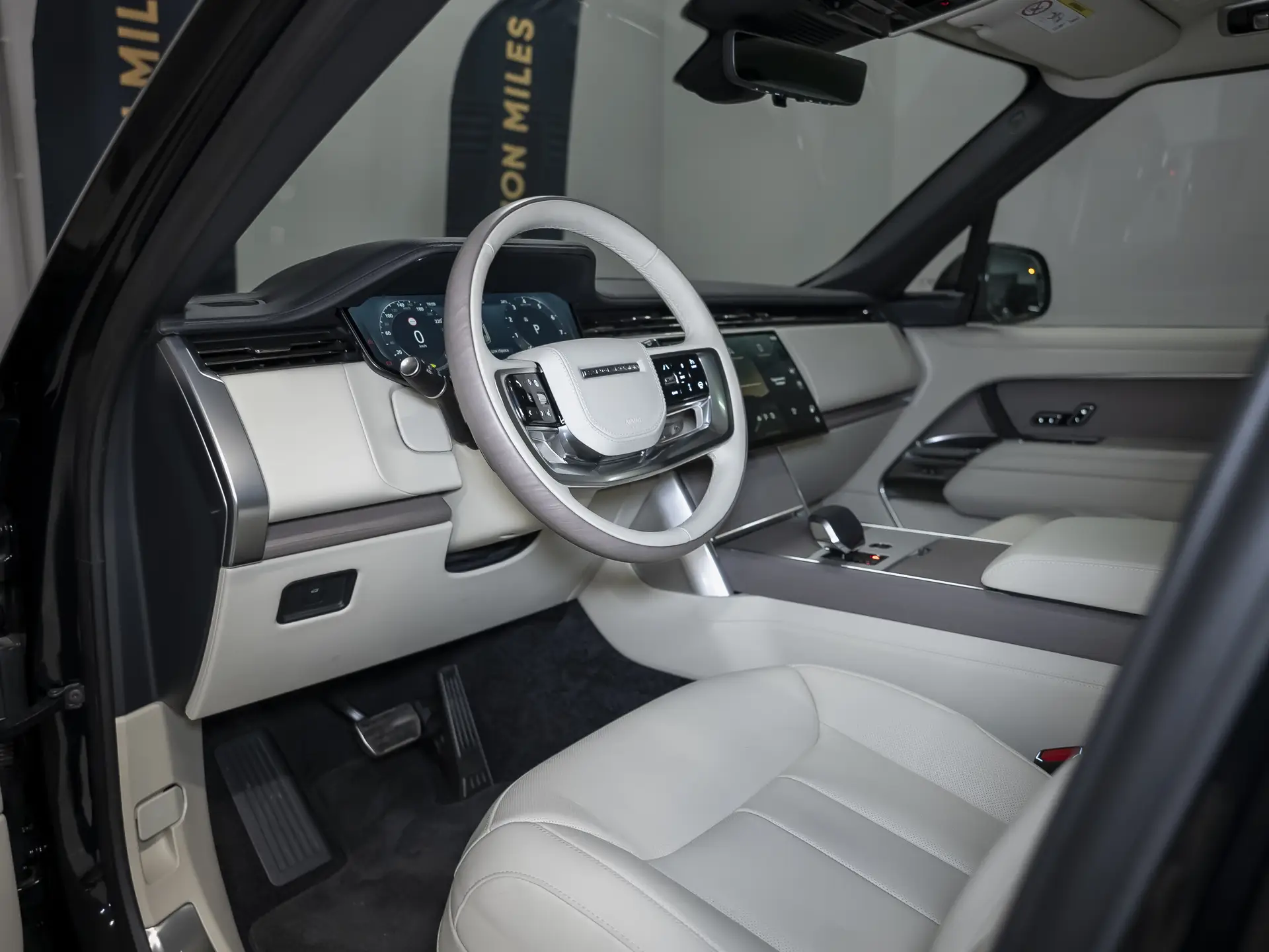 Land Rover Range Rover, V, 2025 купить в салоне Million Miles