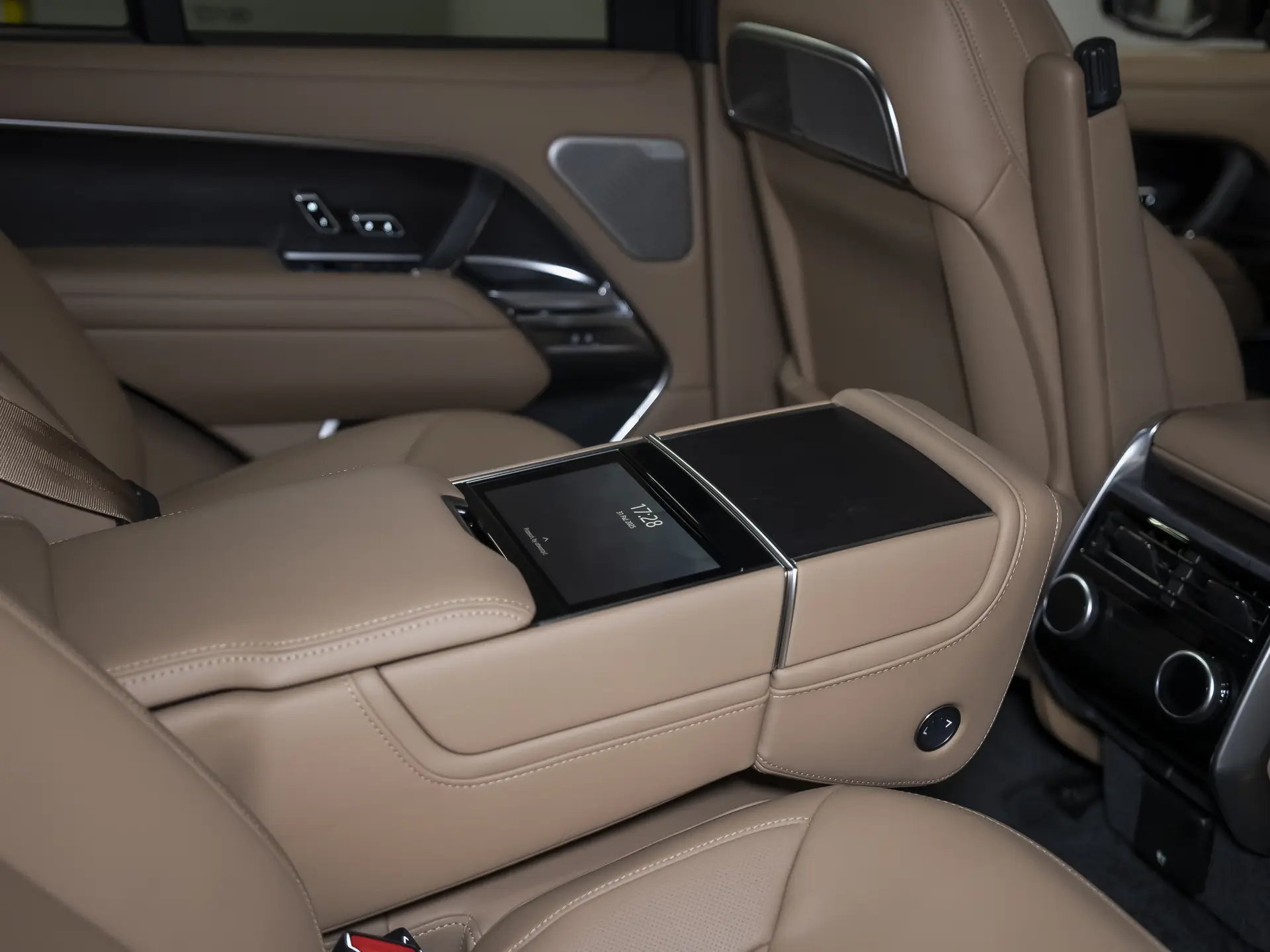 Land Rover Range Rover, V, 2025 купить в салоне Million Miles