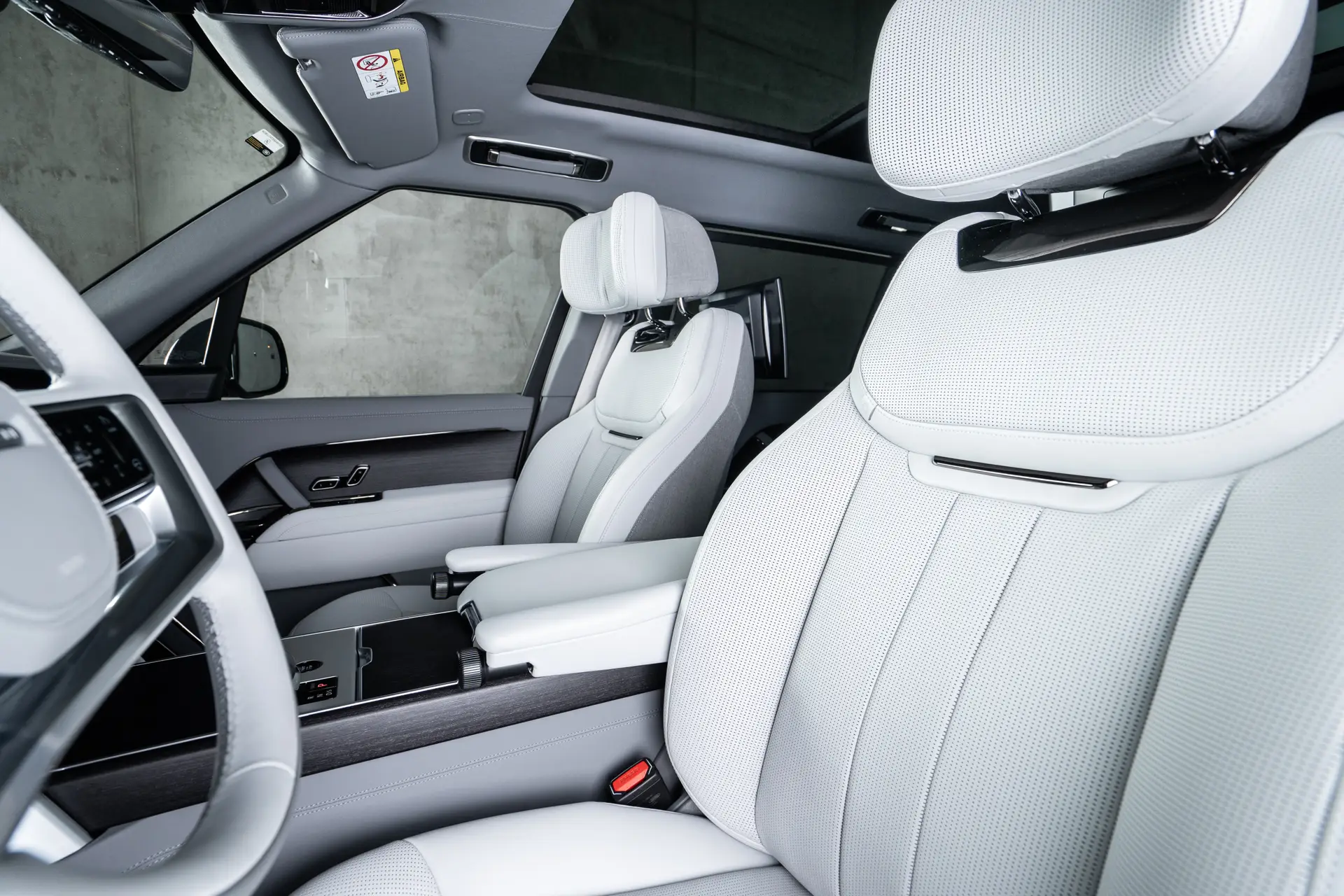 Land Rover Range Rover Long, V, 2025 купить в салоне Million Miles