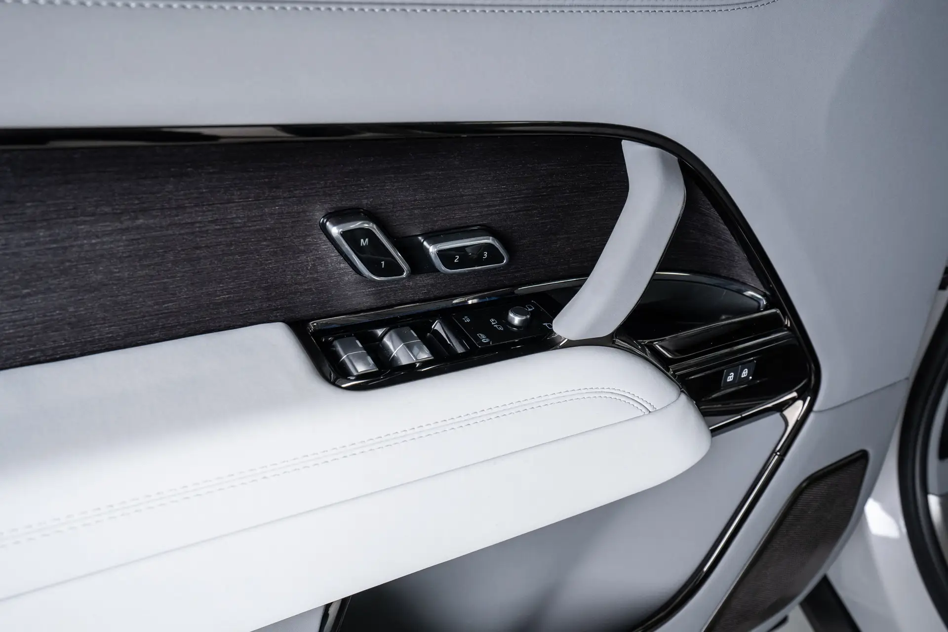 Land Rover Range Rover Long, V, 2025 купить в салоне Million Miles