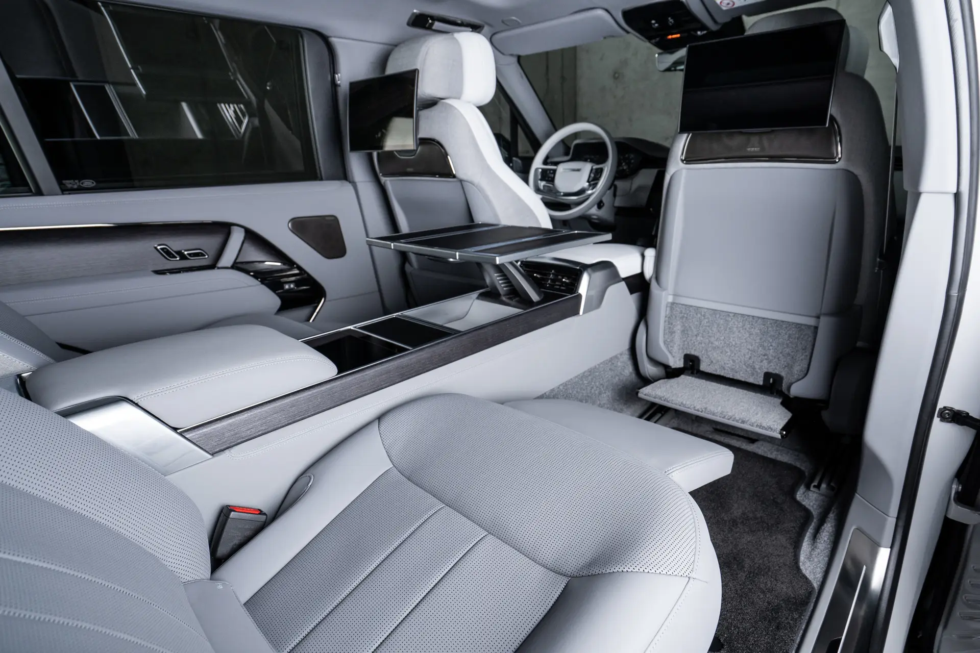 Land Rover Range Rover Long, V, 2025 купить в салоне Million Miles