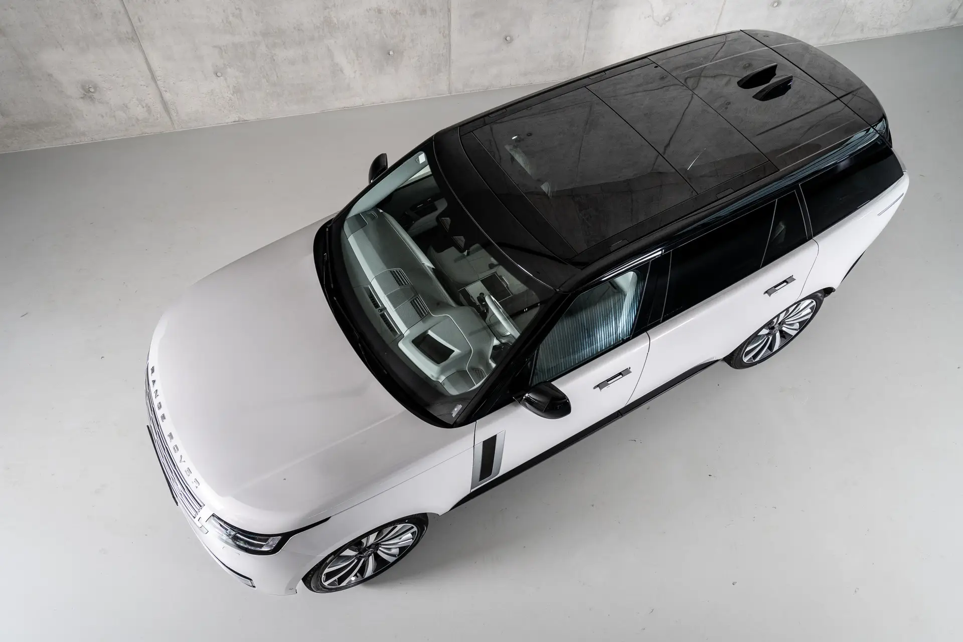 Land Rover Range Rover Long, V, 2025 купить в салоне Million Miles