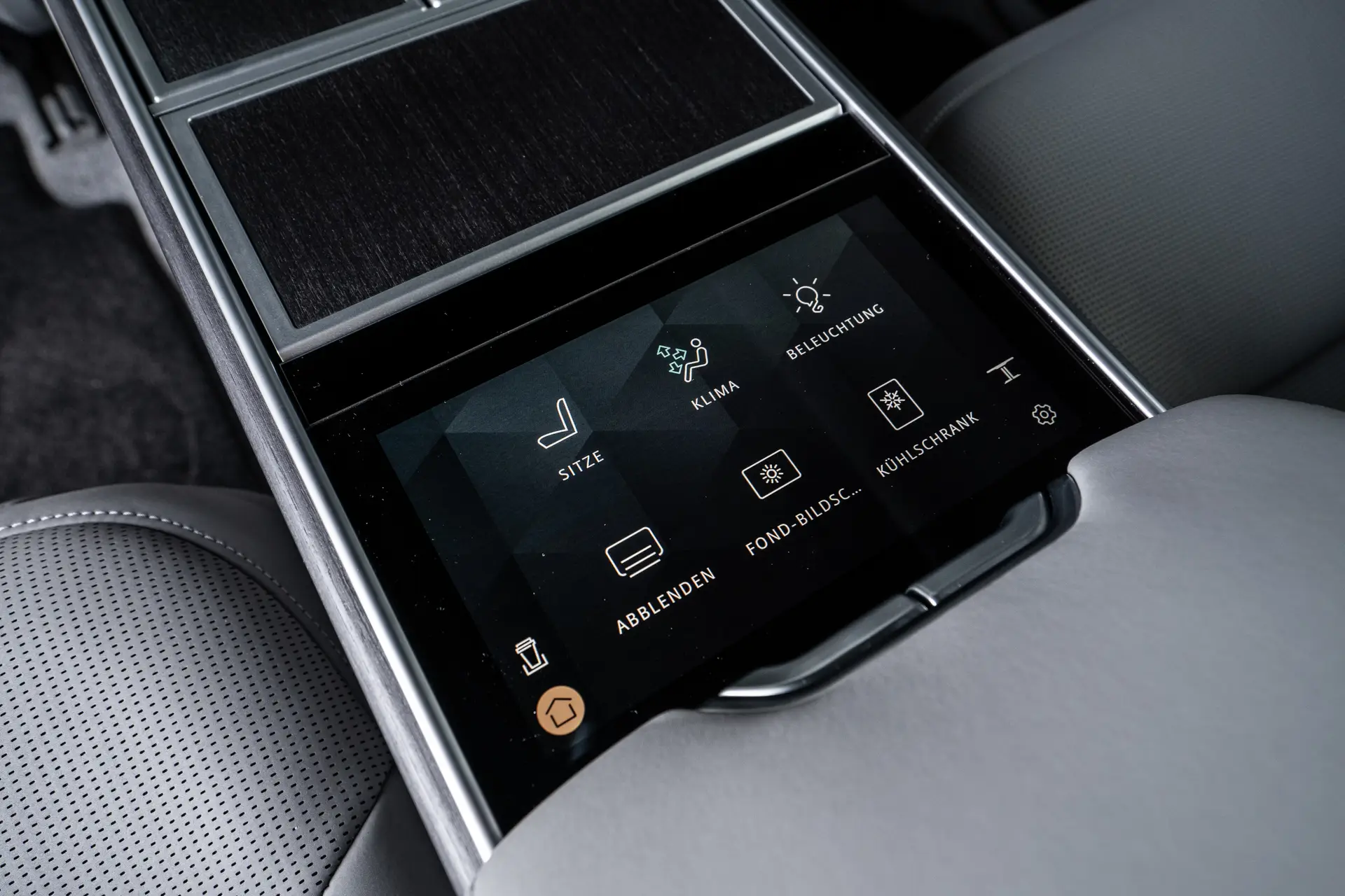 Land Rover Range Rover Long, V, 2025 купить в салоне Million Miles