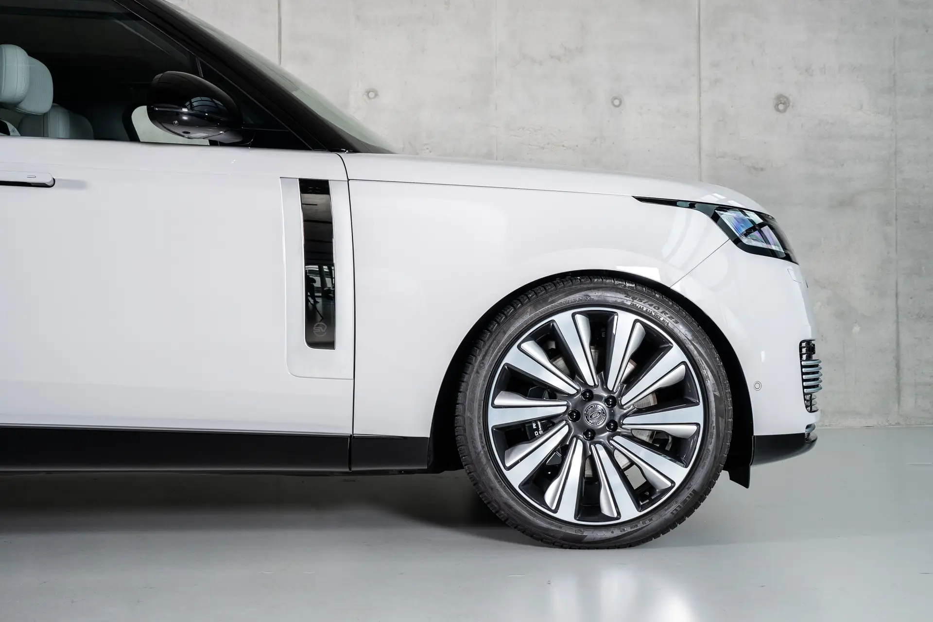 Land Rover Range Rover Long, V, 2025 купить в салоне Million Miles