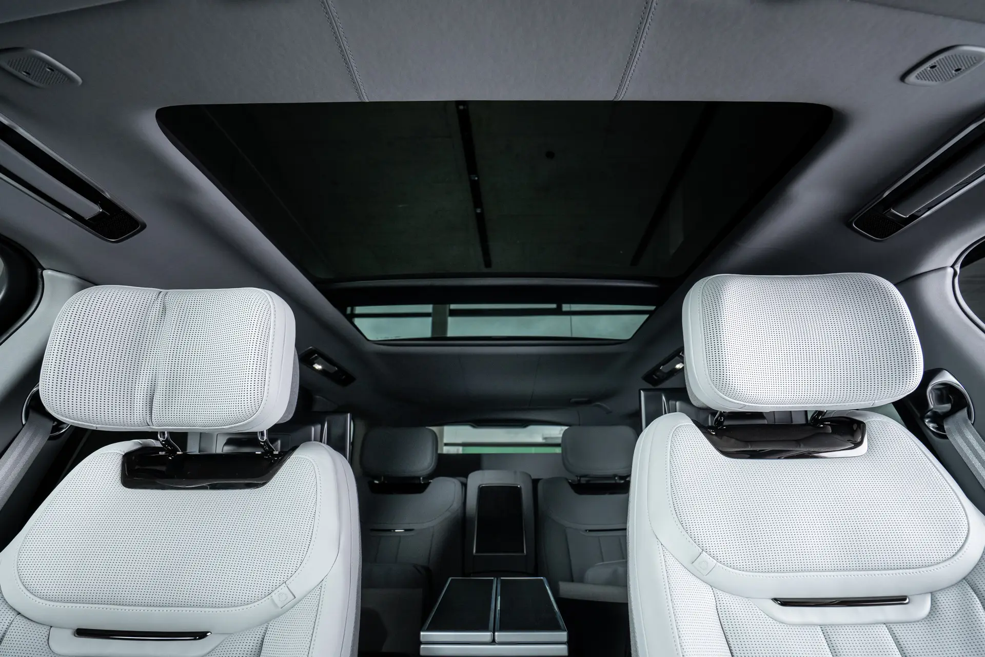 Land Rover Range Rover Long, V, 2025 купить в салоне Million Miles