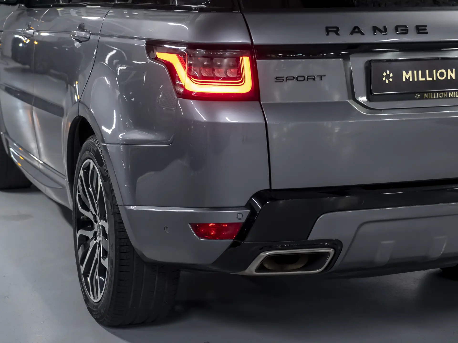 Land Rover Range Rover Sport, II Рестайлинг, 2021 купить в салоне Million Miles