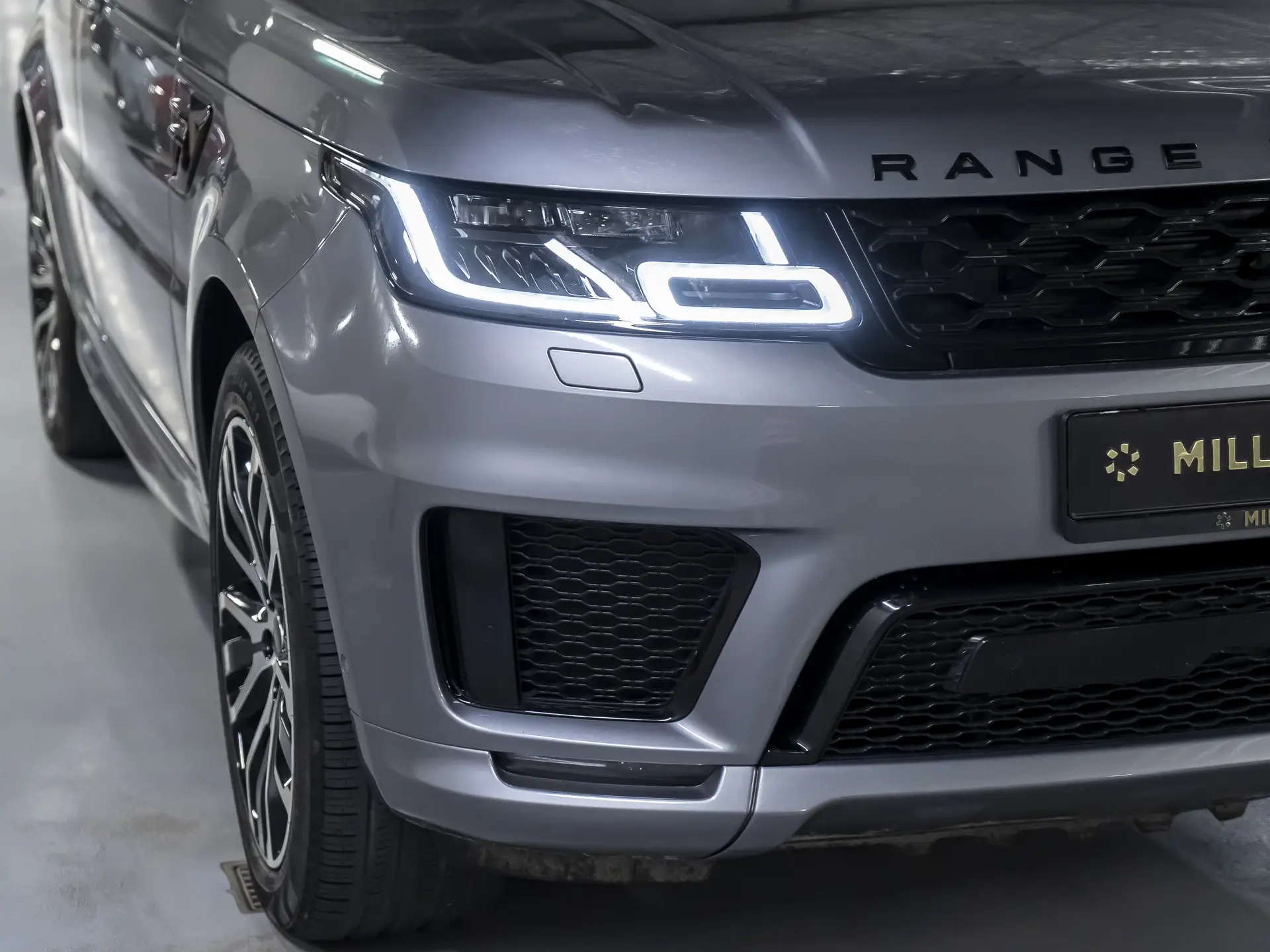 Land Rover Range Rover Sport, II Рестайлинг, 2021 купить в салоне Million Miles