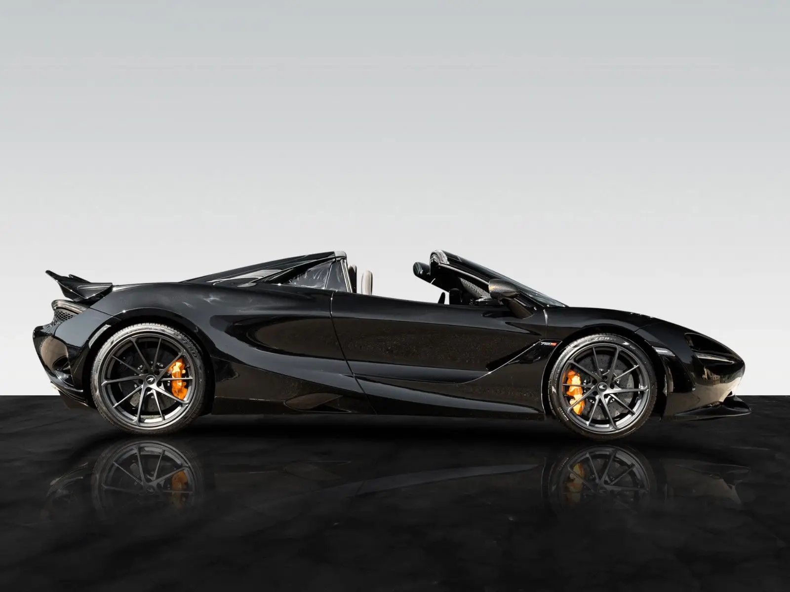 McLaren 750S, I, 2025 купить в салоне Million Miles