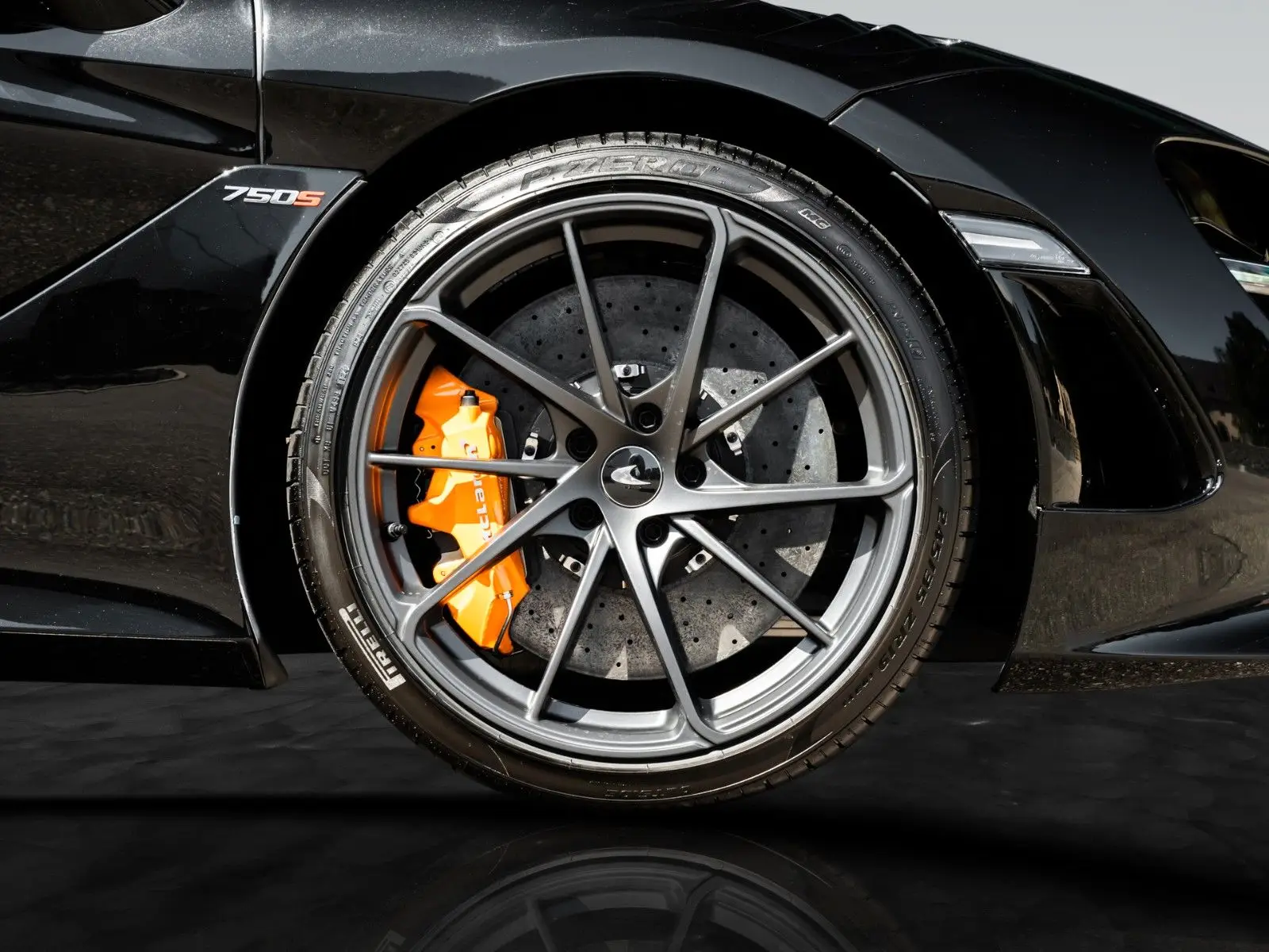 McLaren 750S, I, 2025 купить в салоне Million Miles