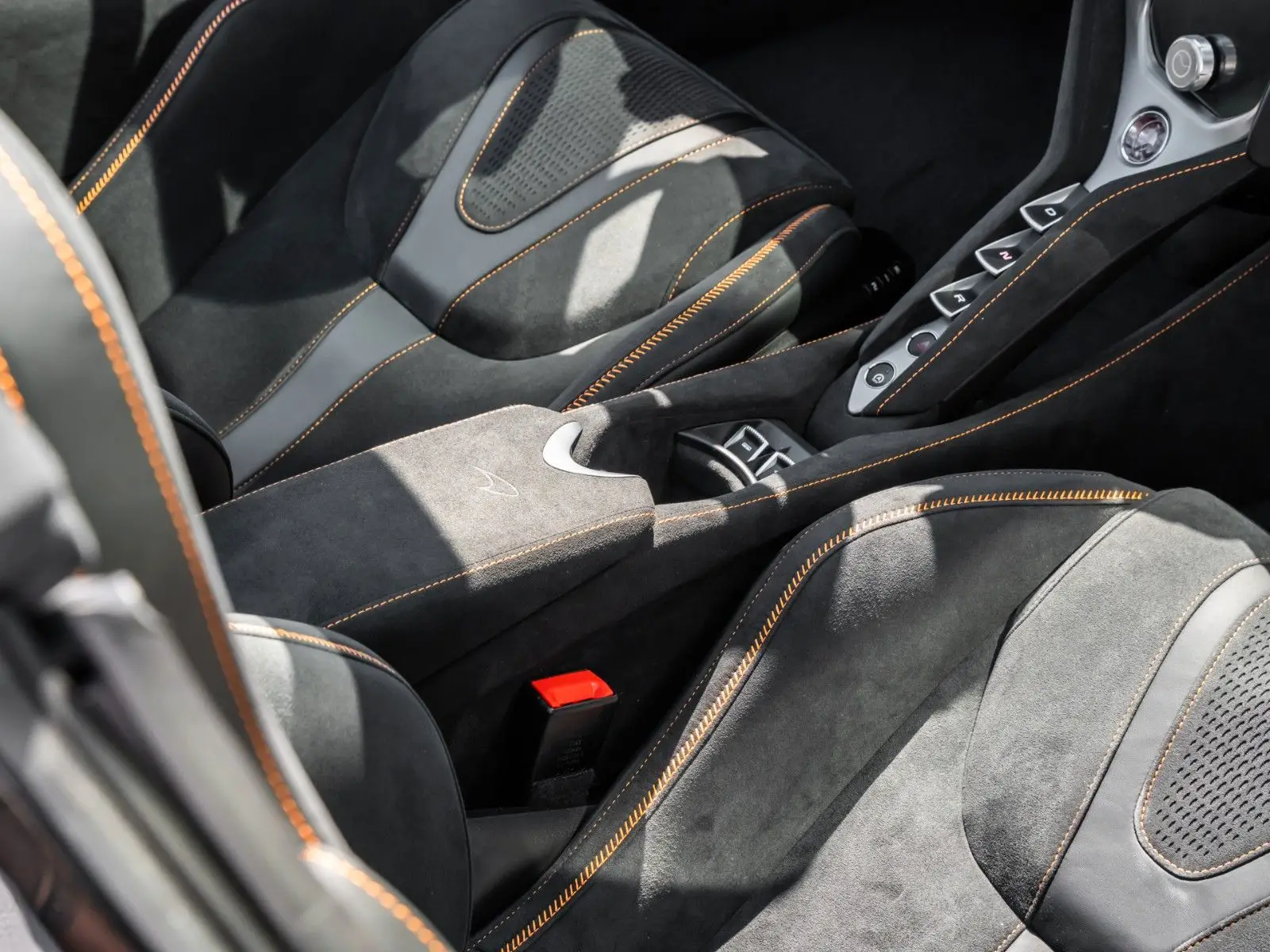 McLaren 750S, I, 2025 купить в салоне Million Miles