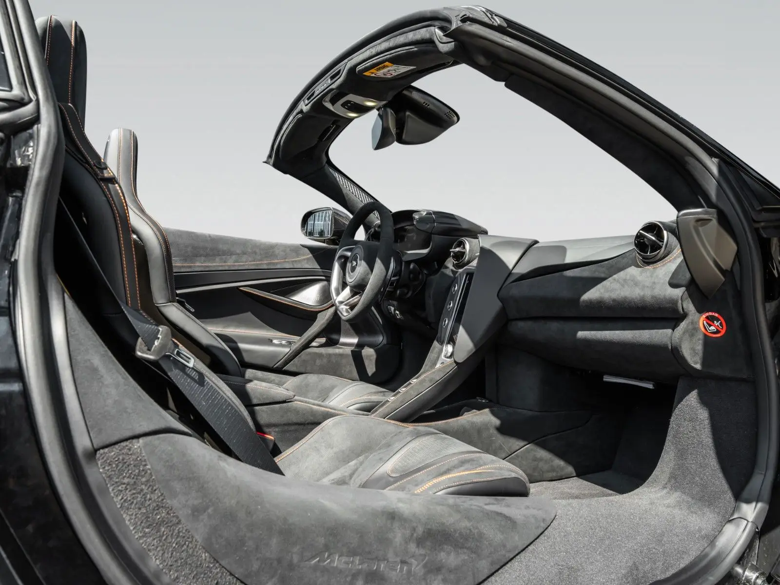 McLaren 750S, I, 2025 купить в салоне Million Miles