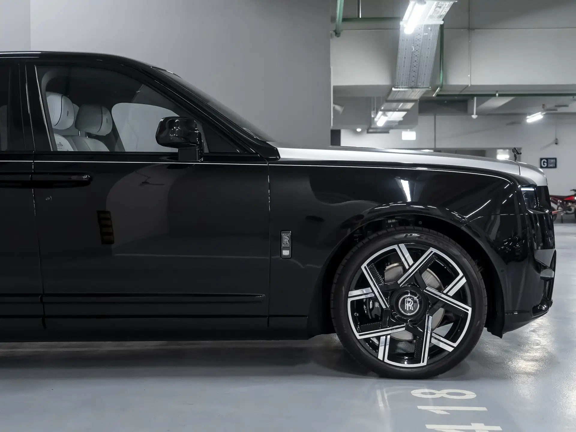 Rolls-Royce Cullinan, I Рестайлинг, 2025 купить в салоне Million Miles