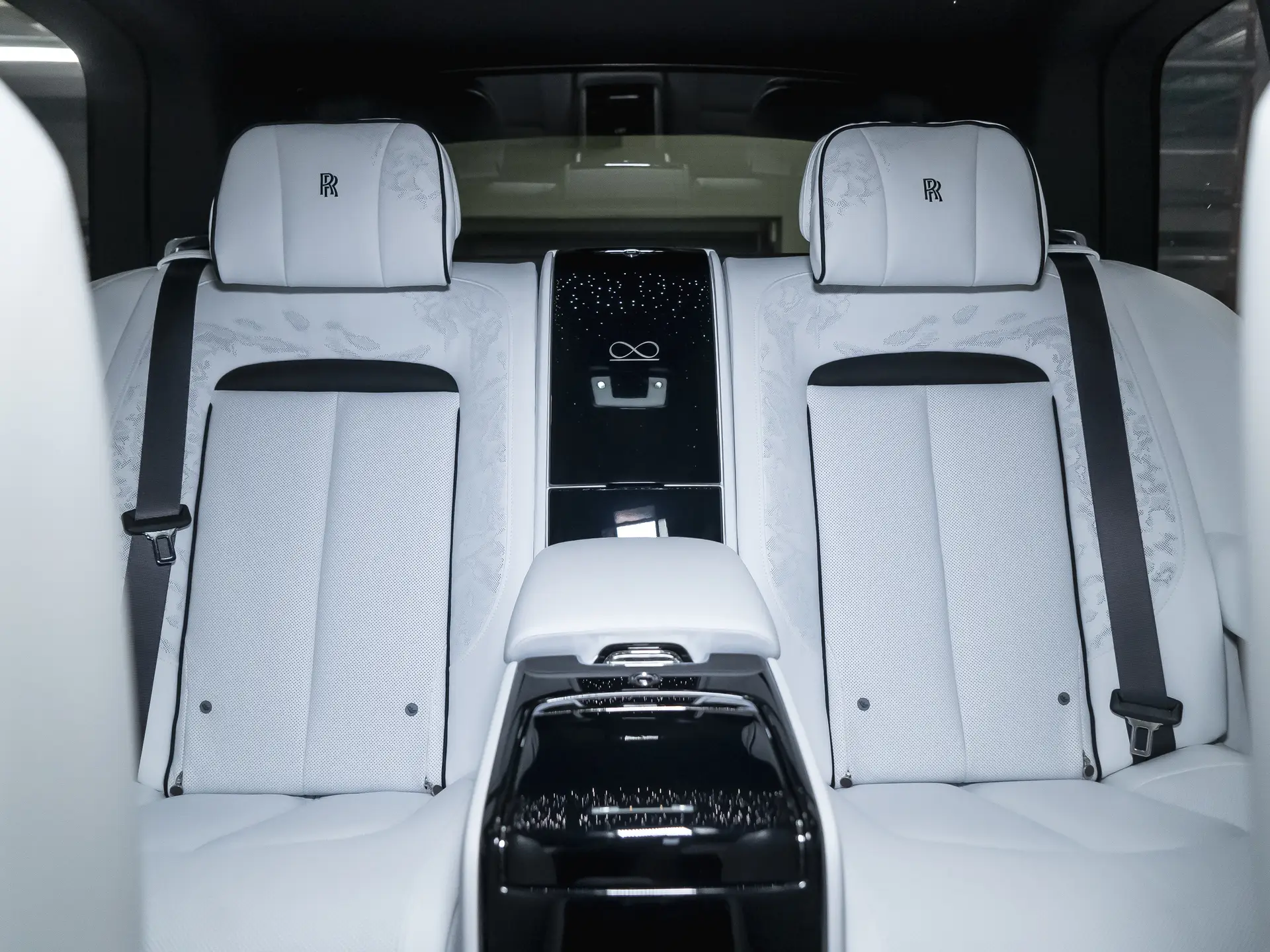 Rolls-Royce Cullinan, I Рестайлинг, 2025 купить в салоне Million Miles