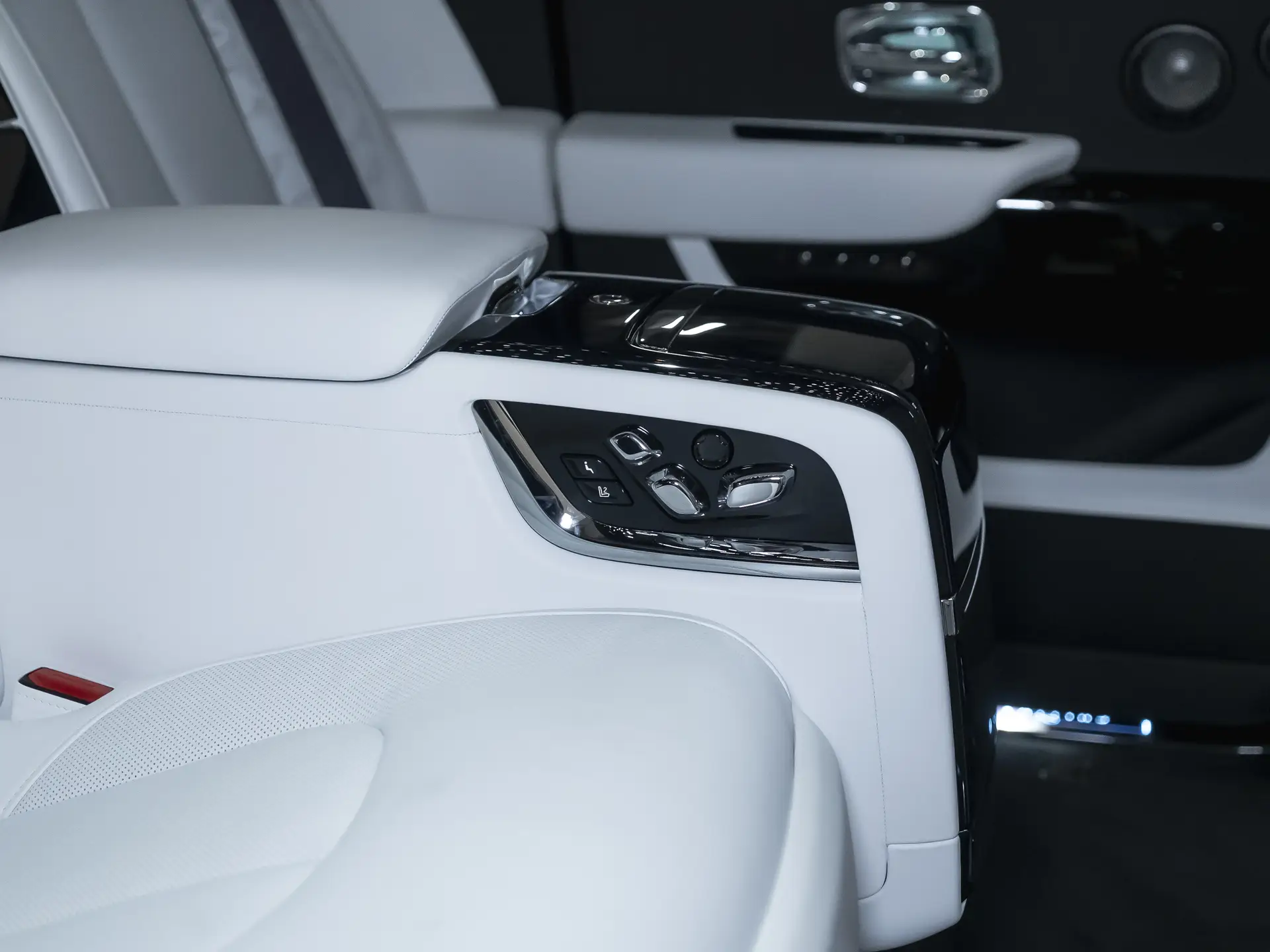 Rolls-Royce Cullinan, I Рестайлинг, 2025 купить в салоне Million Miles