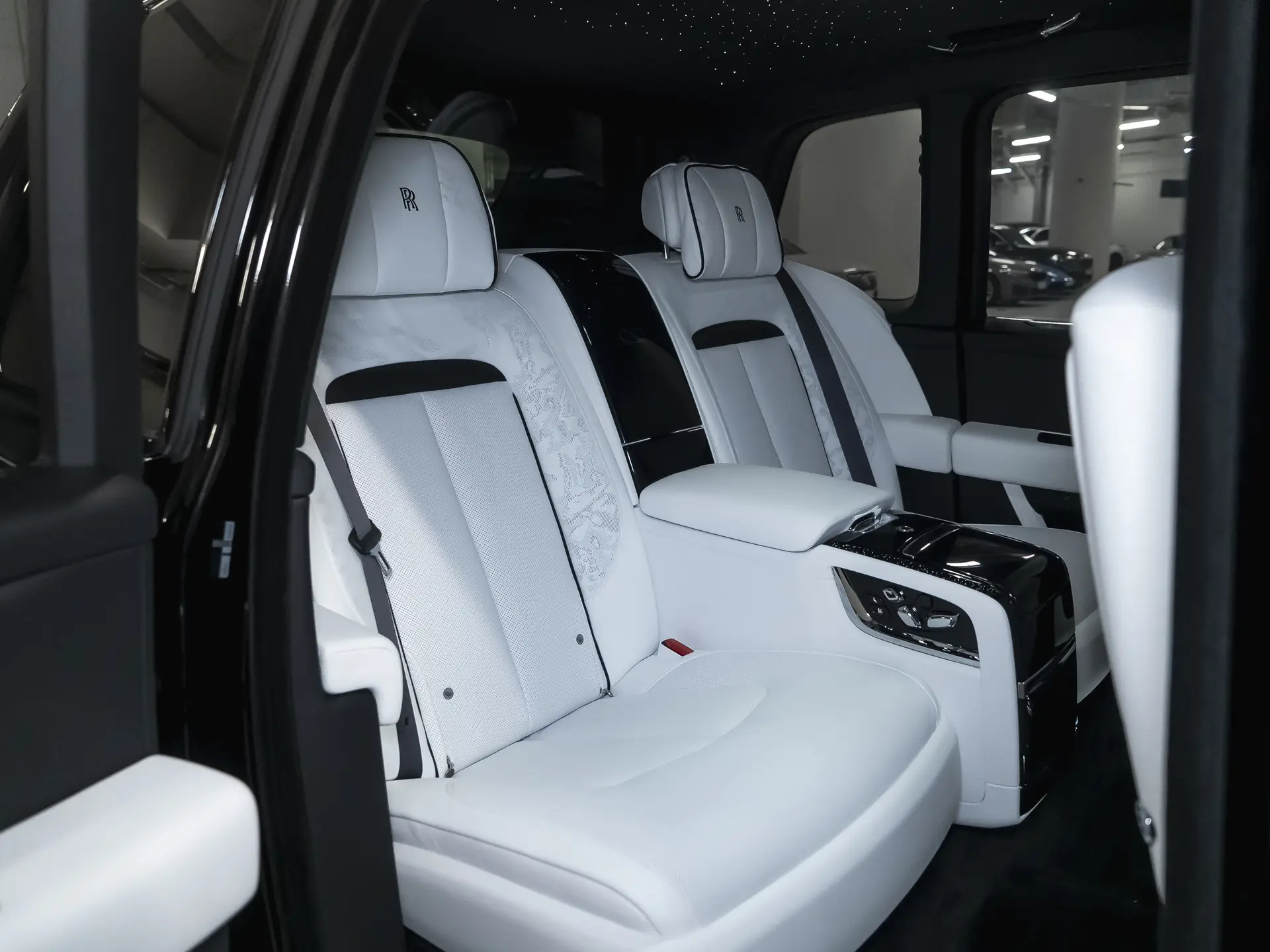 Rolls-Royce Cullinan, I Рестайлинг, 2025 купить в салоне Million Miles