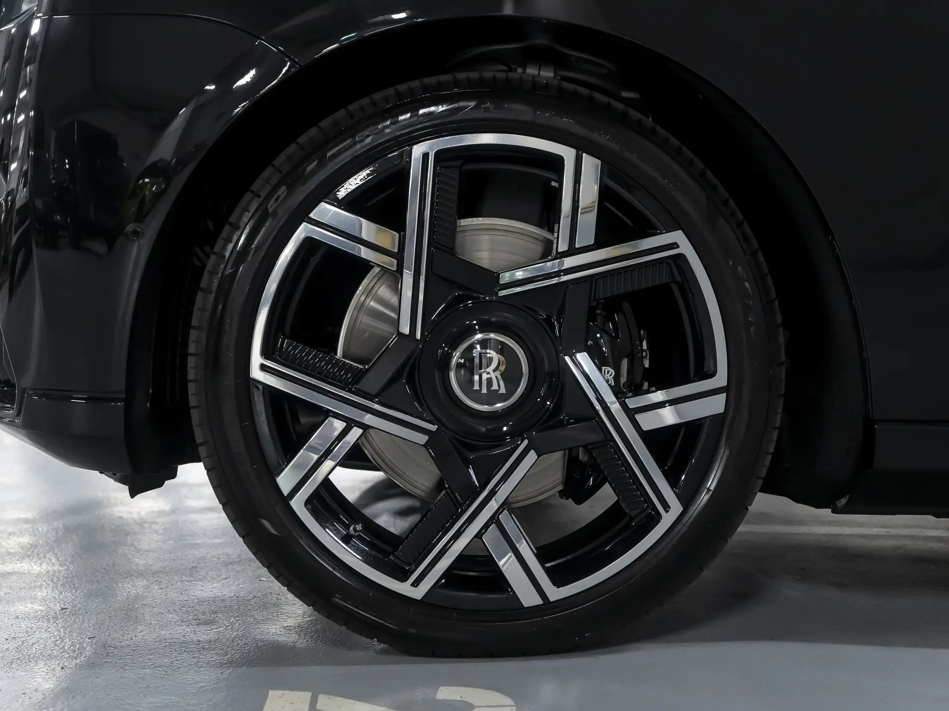 Rolls-Royce Cullinan, I Рестайлинг, 2025 купить в салоне Million Miles