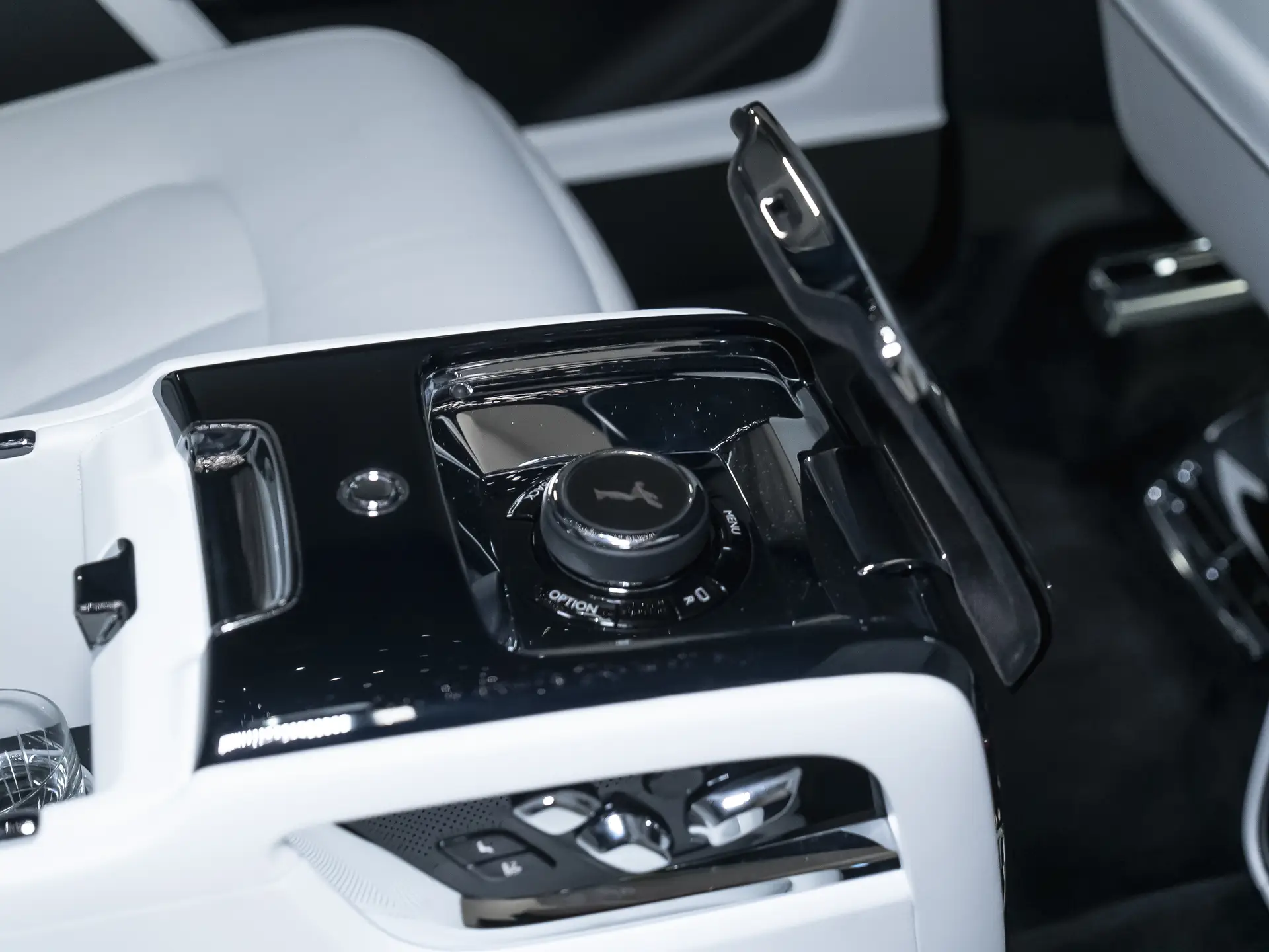 Rolls-Royce Cullinan, I Рестайлинг, 2025 купить в салоне Million Miles