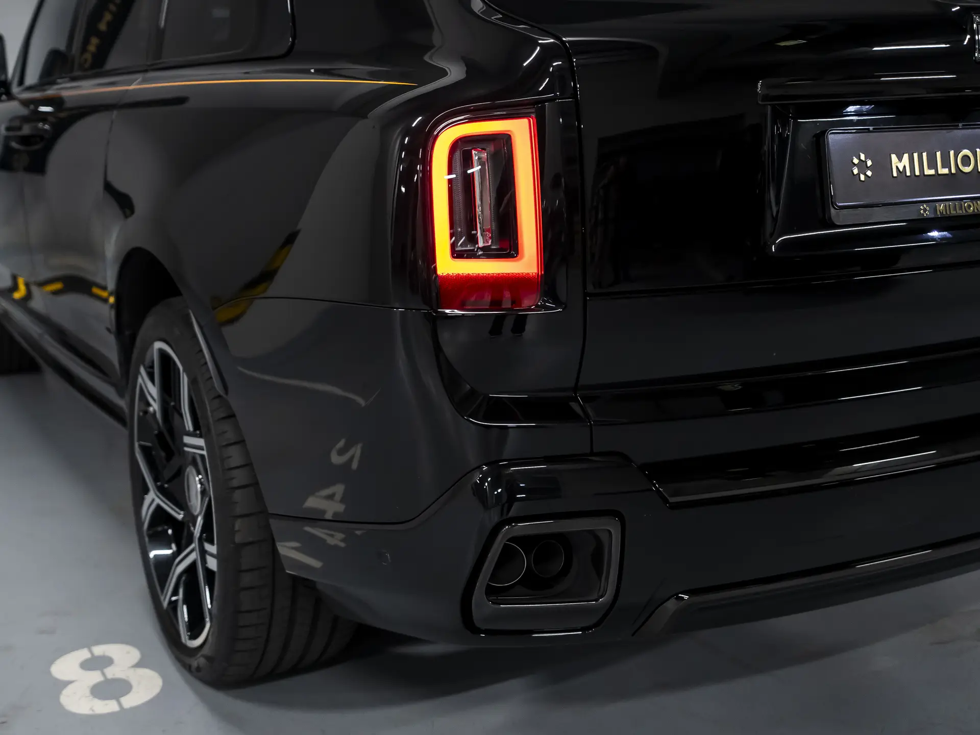 Rolls-Royce Cullinan Black Badge, I Рестайлинг, 2025 купить в салоне Million Miles