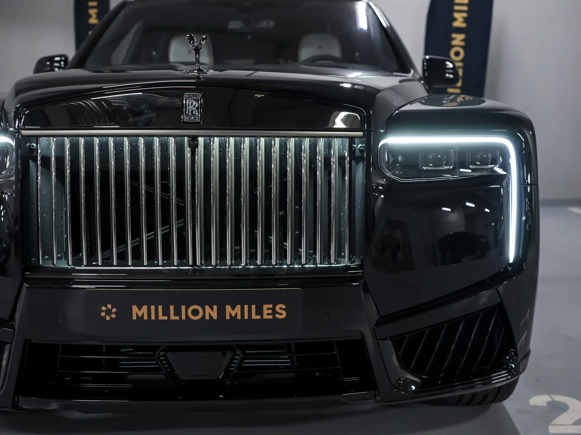Rolls-Royce Cullinan Black Badge, I Рестайлинг, 2025 купить в салоне Million Miles