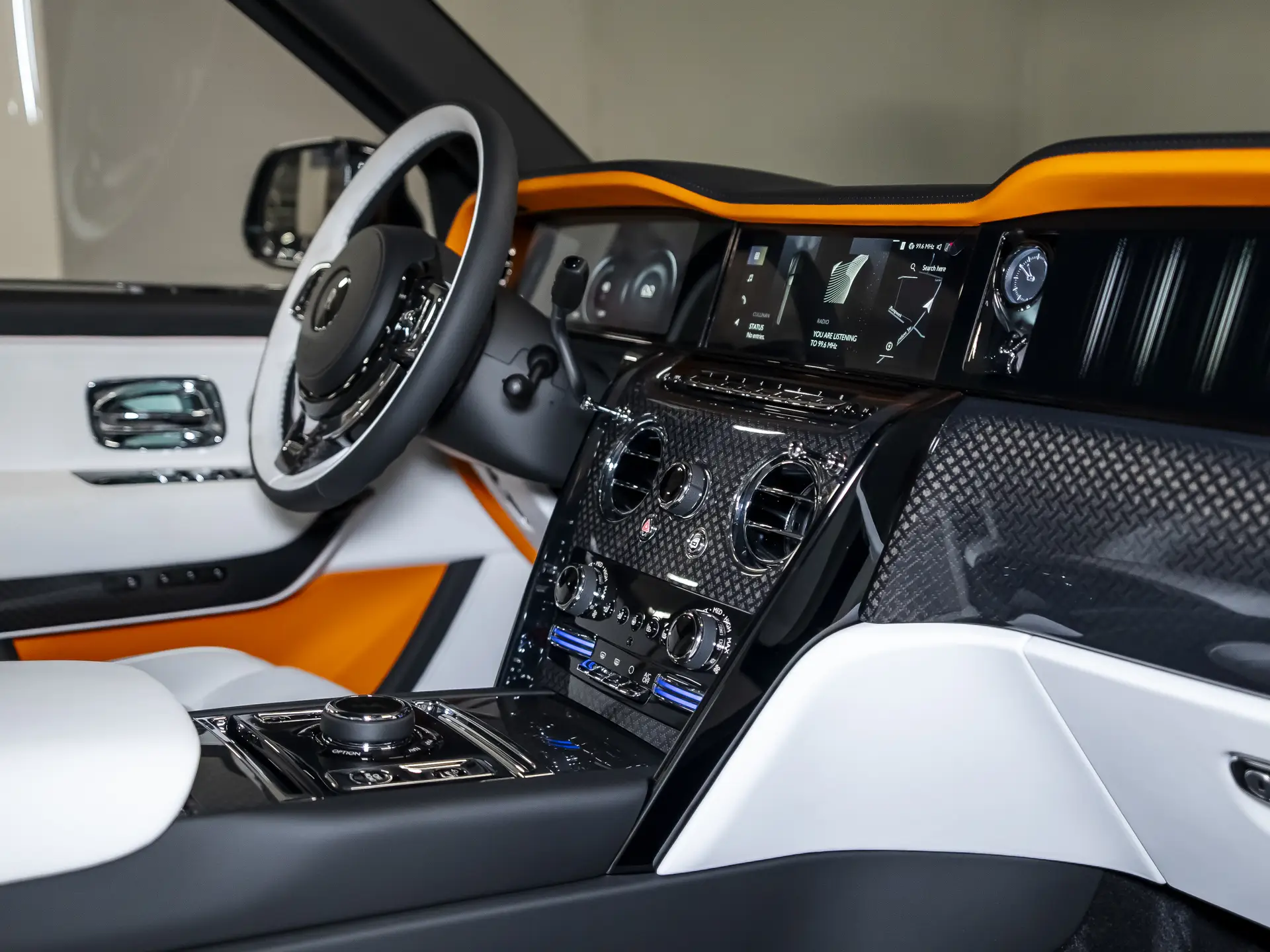 Rolls-Royce Cullinan Black Badge, I Рестайлинг, 2025 купить в салоне Million Miles