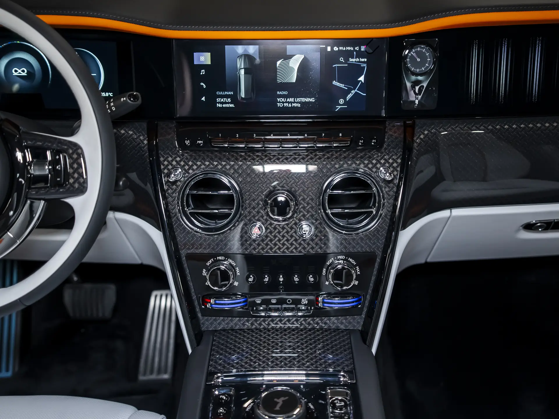 Rolls-Royce Cullinan Black Badge, I Рестайлинг, 2025 купить в салоне Million Miles