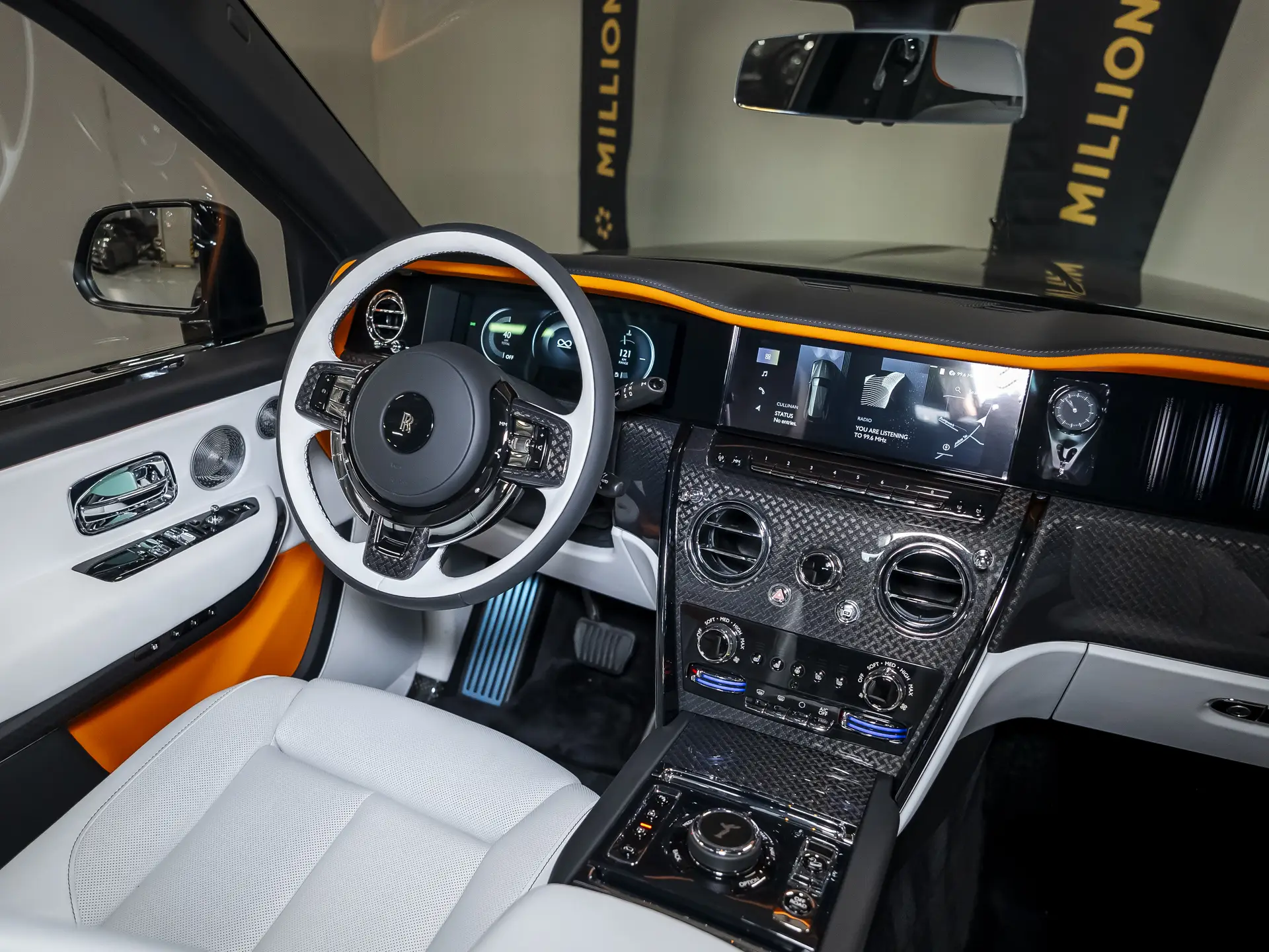 Rolls-Royce Cullinan Black Badge, I Рестайлинг, 2025 купить в салоне Million Miles