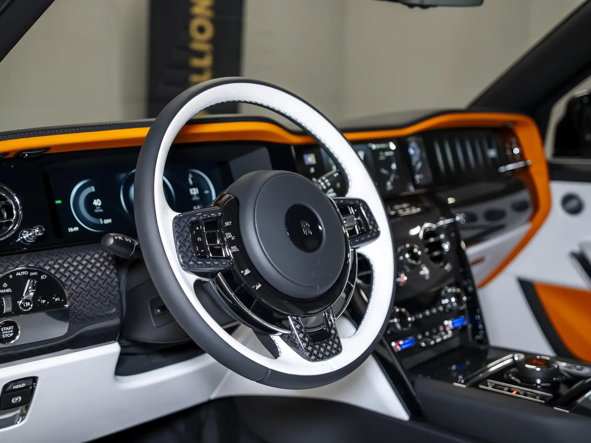 Rolls-Royce Cullinan Black Badge, I Рестайлинг, 2025 купить в салоне Million Miles