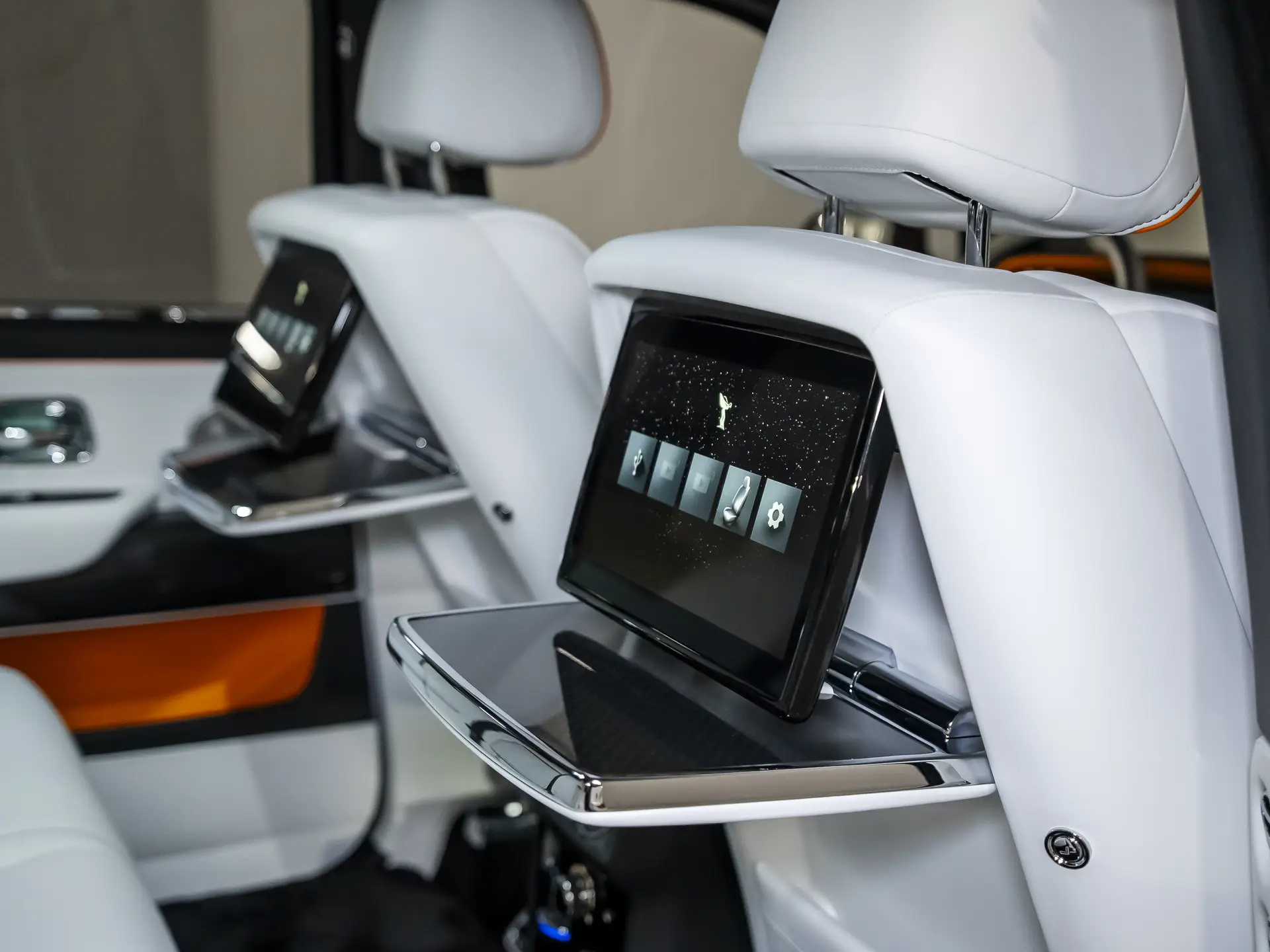 Rolls-Royce Cullinan Black Badge, I Рестайлинг, 2025 купить в салоне Million Miles