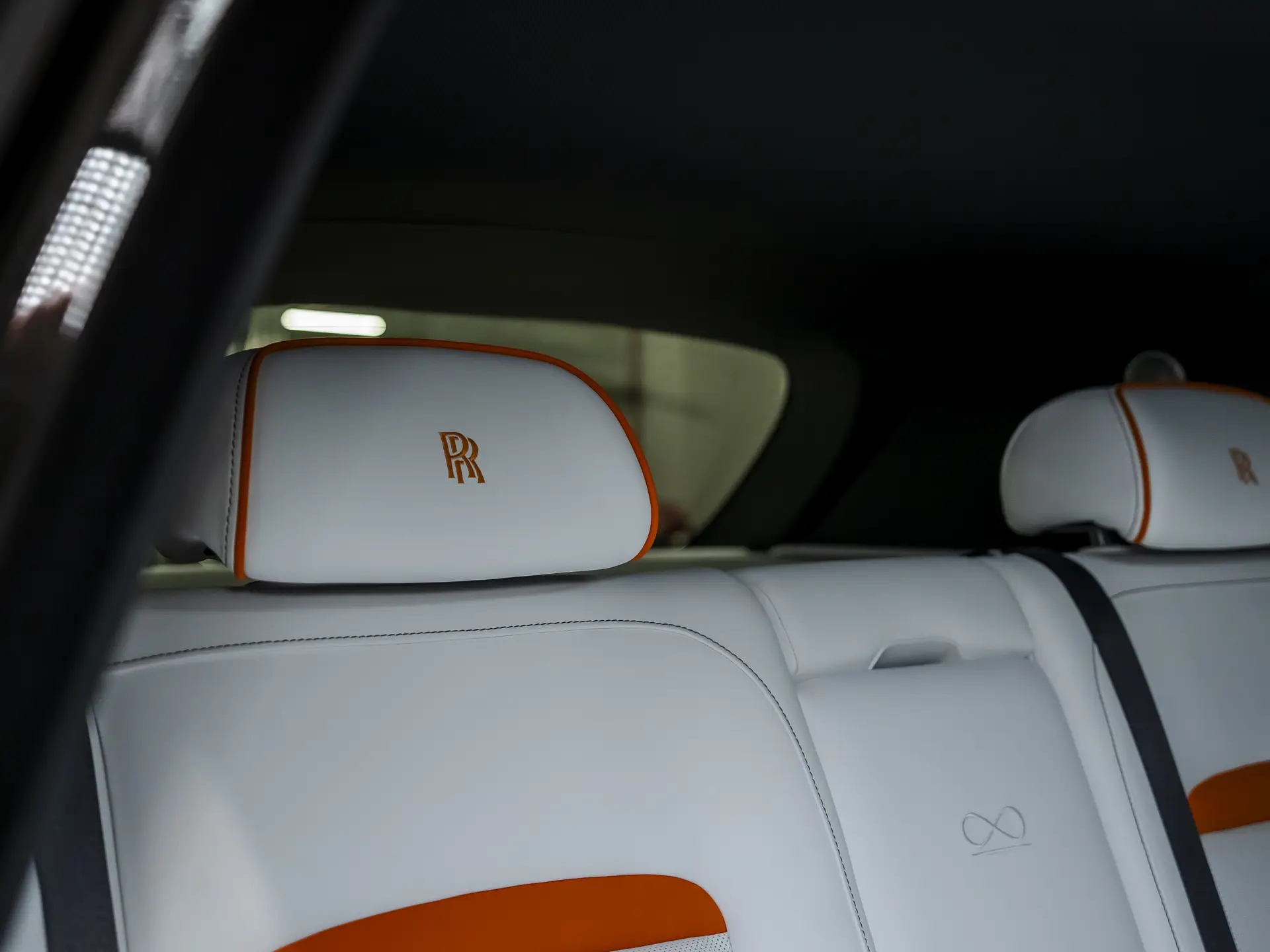 Rolls-Royce Cullinan Black Badge, I Рестайлинг, 2025 купить в салоне Million Miles