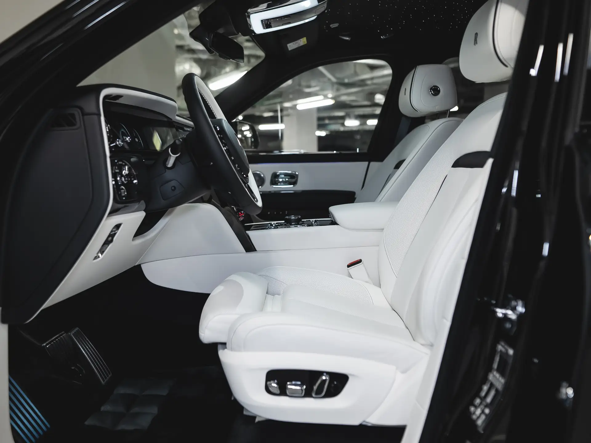 Rolls-Royce Cullinan, I Рестайлинг, 2025 купить в салоне Million Miles