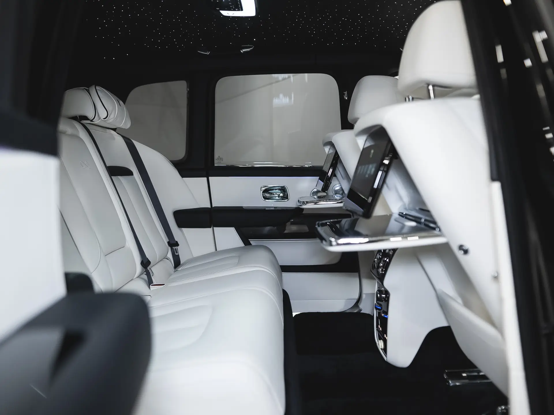 Rolls-Royce Cullinan, I Рестайлинг, 2025 купить в салоне Million Miles