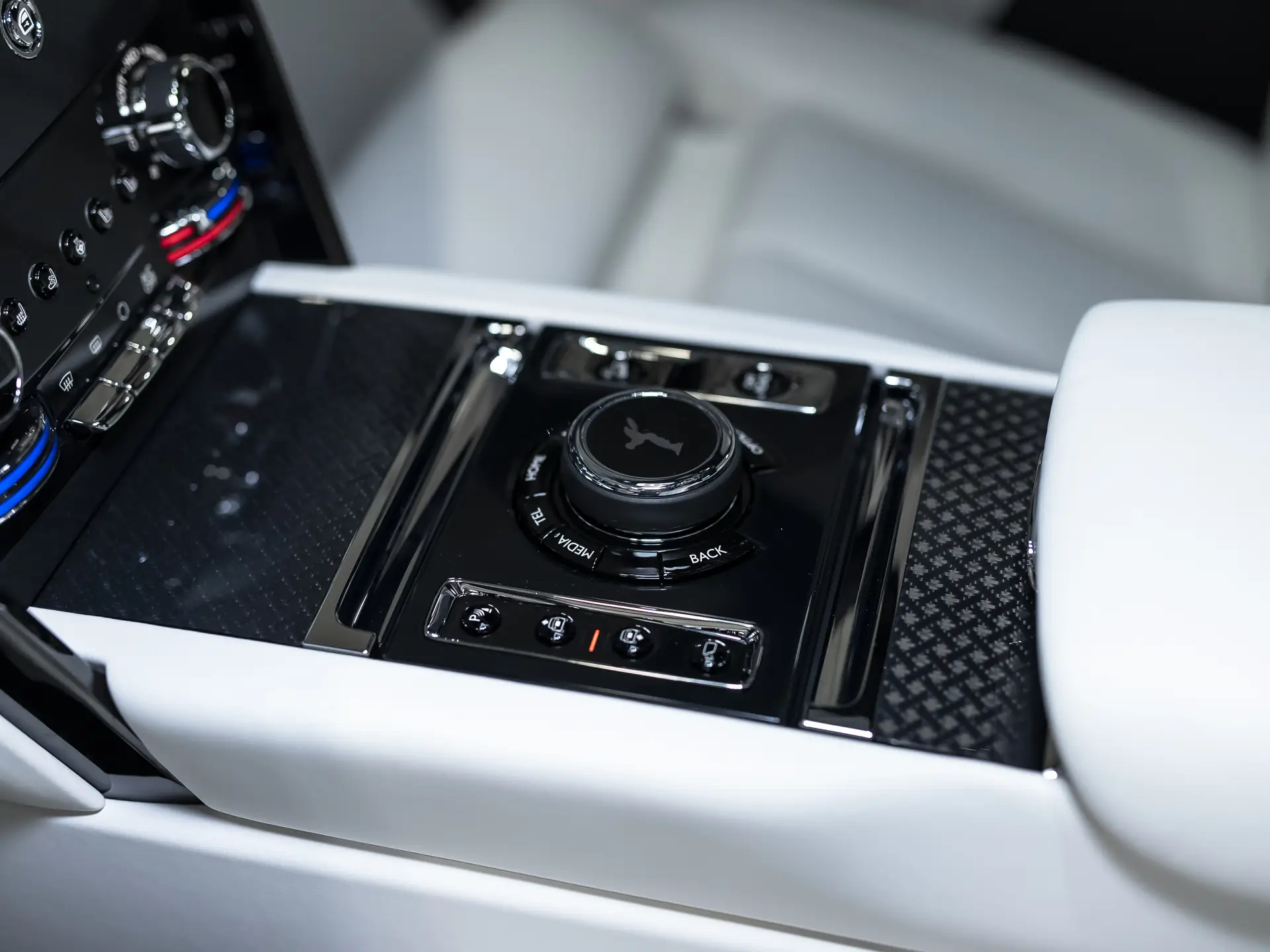 Rolls-Royce Cullinan, I Рестайлинг, 2025 купить в салоне Million Miles