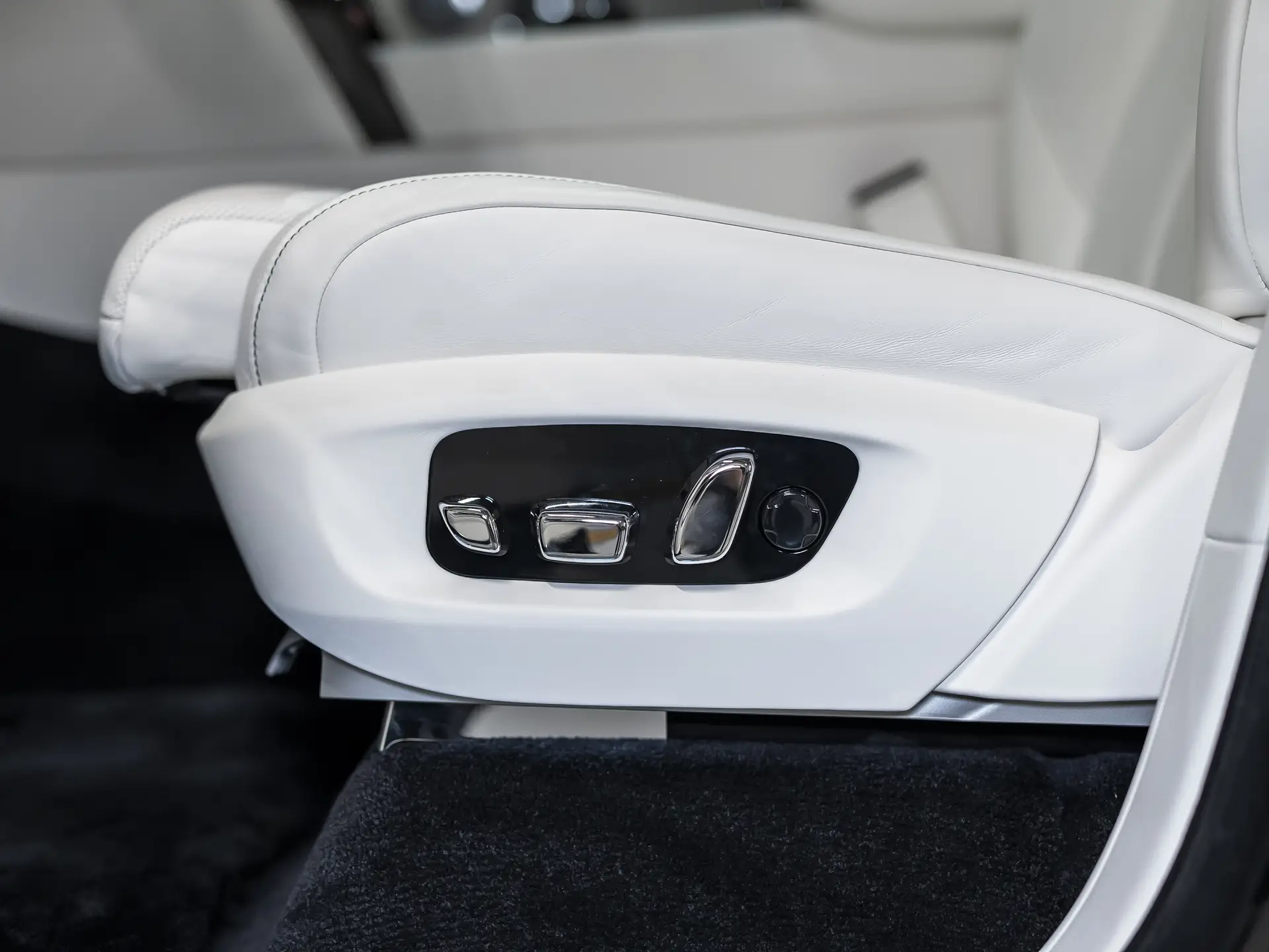 Rolls-Royce Cullinan, I Рестайлинг, 2025 купить в салоне Million Miles