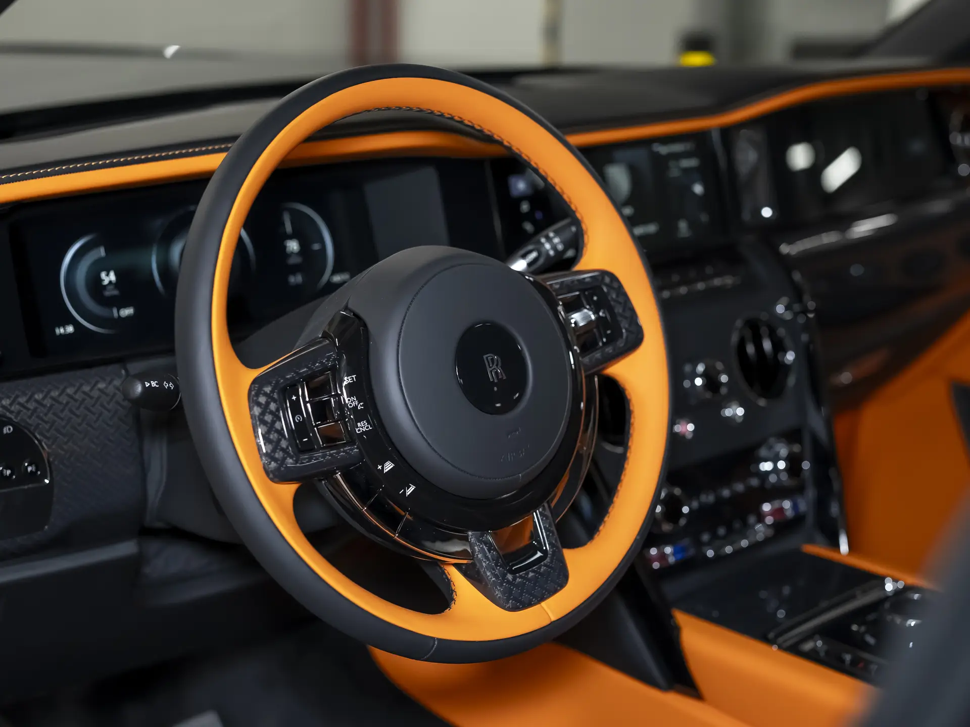 Rolls-Royce Cullinan Black Badge, I Рестайлинг, 2025 купить в салоне Million Miles