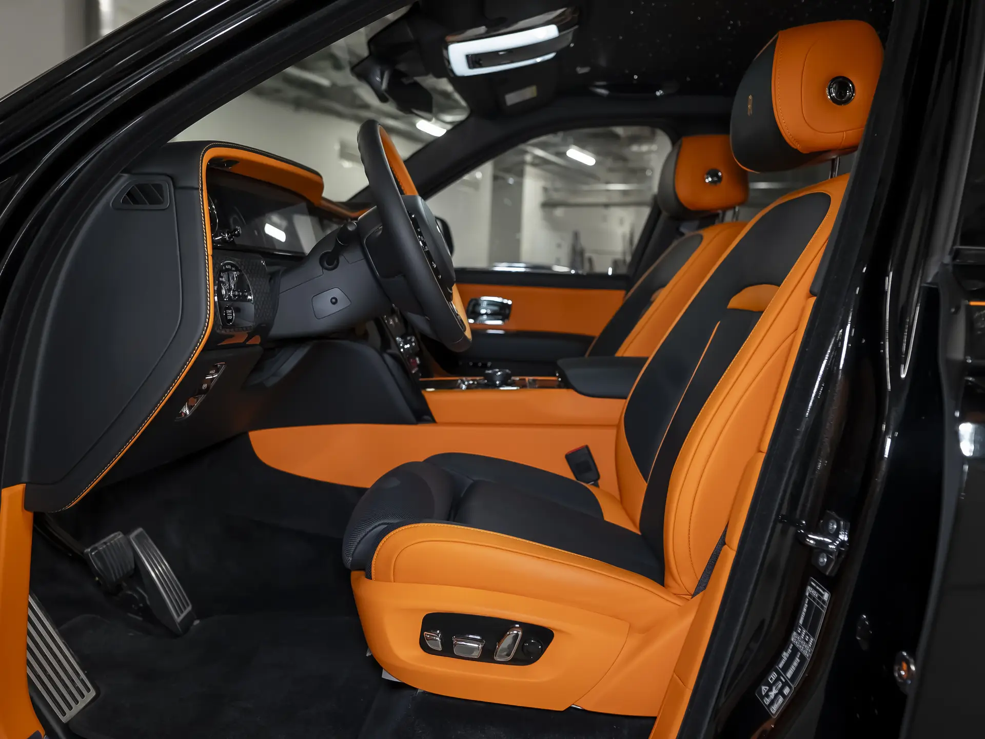 Rolls-Royce Cullinan Black Badge, I Рестайлинг, 2025 купить в салоне Million Miles