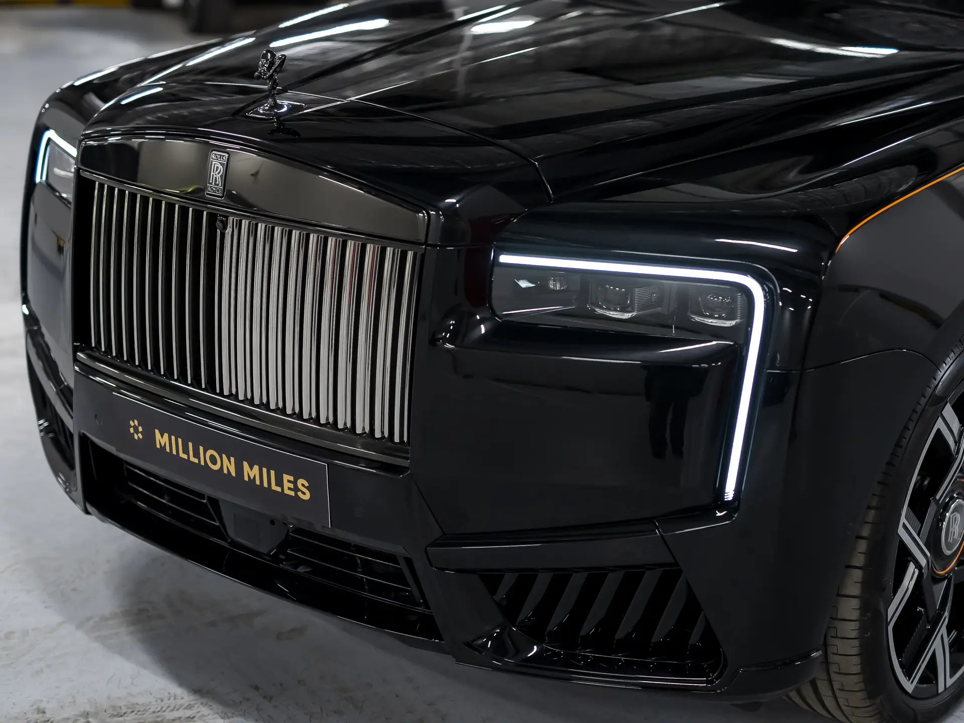Rolls-Royce Cullinan Black Badge, I Рестайлинг, 2025 купить в салоне Million Miles
