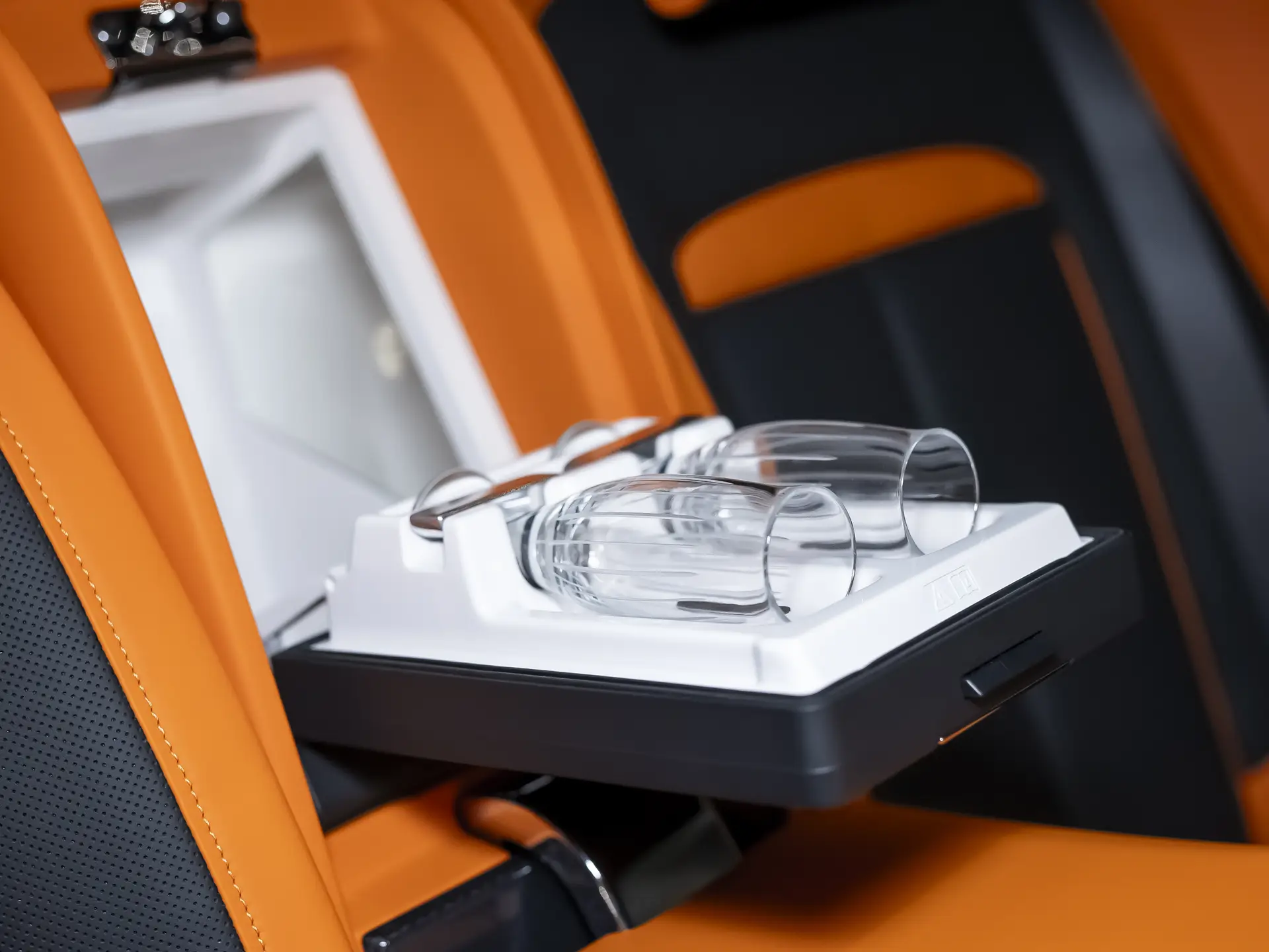 Rolls-Royce Cullinan Black Badge, I Рестайлинг, 2025 купить в салоне Million Miles