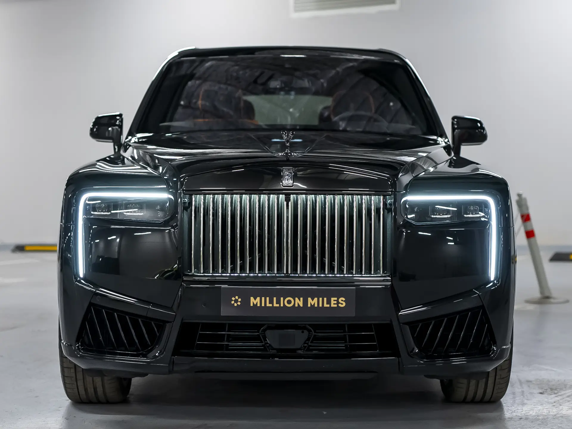 Rolls-Royce Cullinan Black Badge, I Рестайлинг, 2025 купить в салоне Million Miles