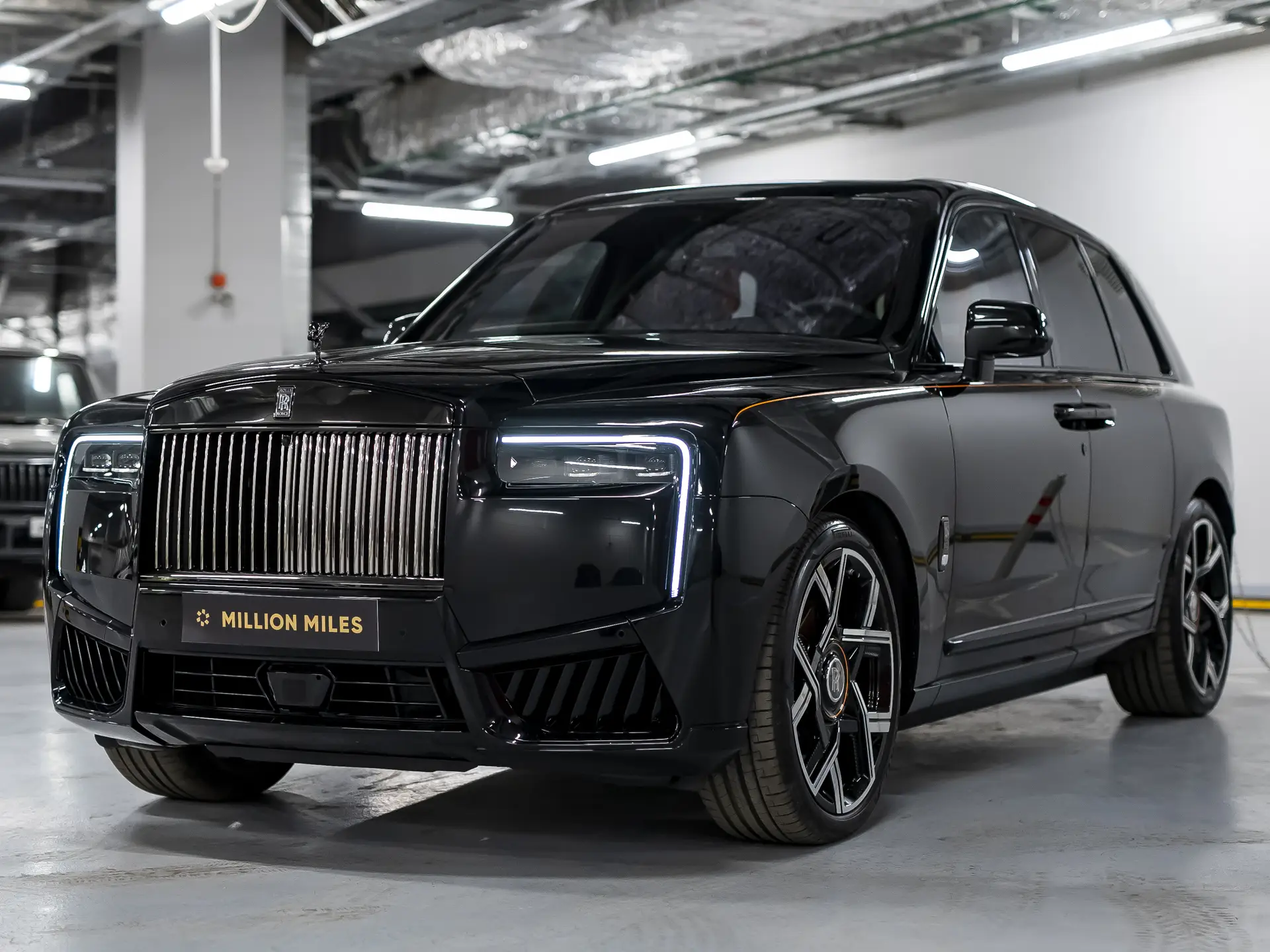 Rolls-Royce Cullinan Black Badge, I Рестайлинг, 2025 купить в салоне Million Miles