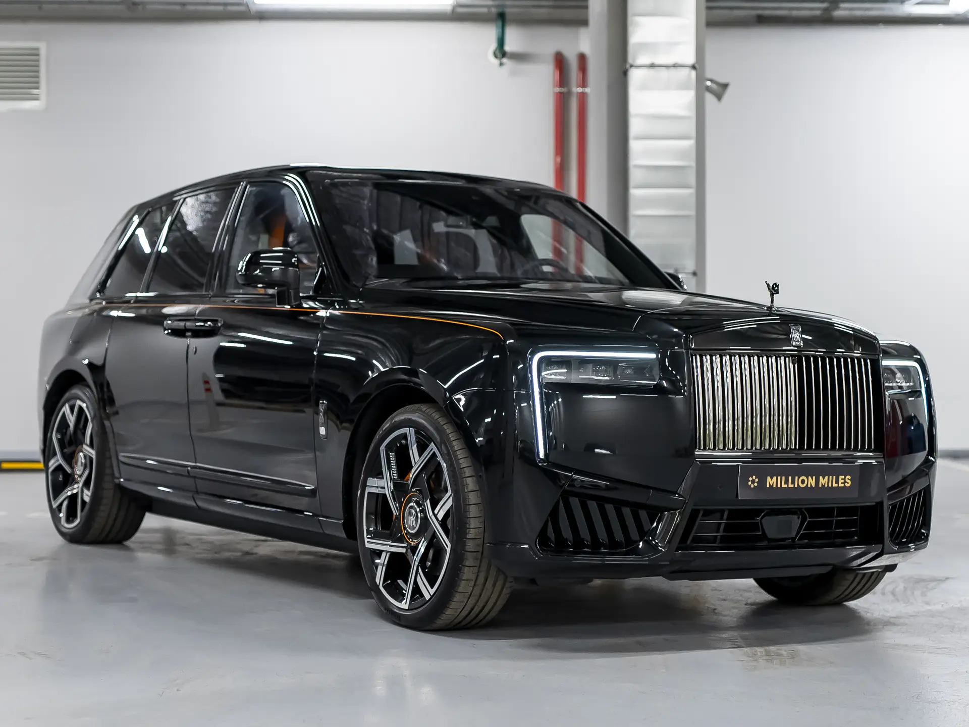 Rolls-Royce Cullinan Black Badge, I Рестайлинг, 2025 купить в салоне Million Miles