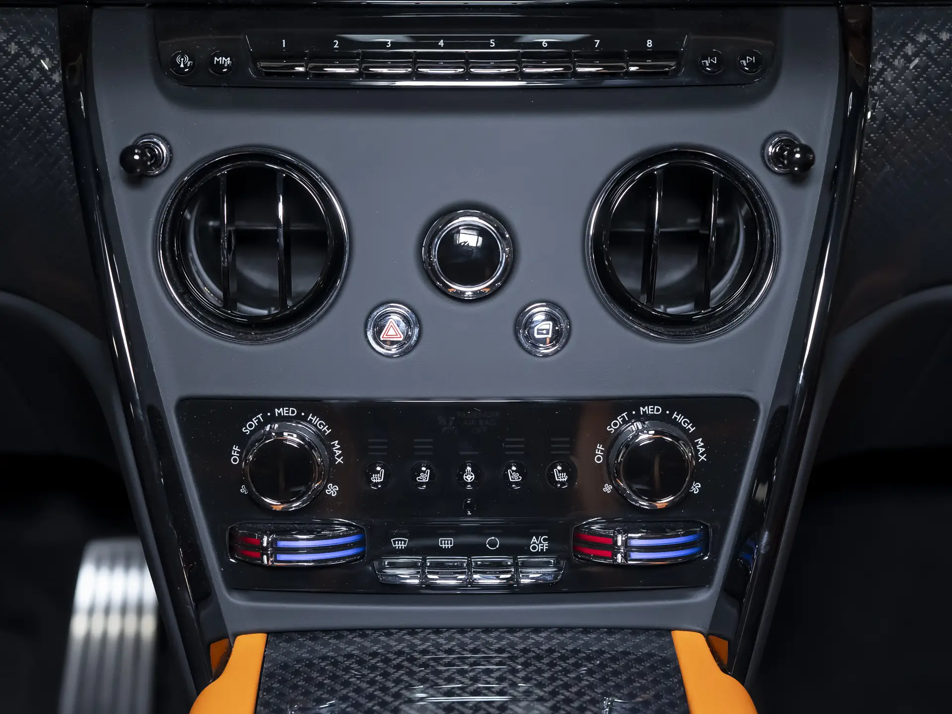 Rolls-Royce Cullinan Black Badge, I Рестайлинг, 2025 купить в салоне Million Miles